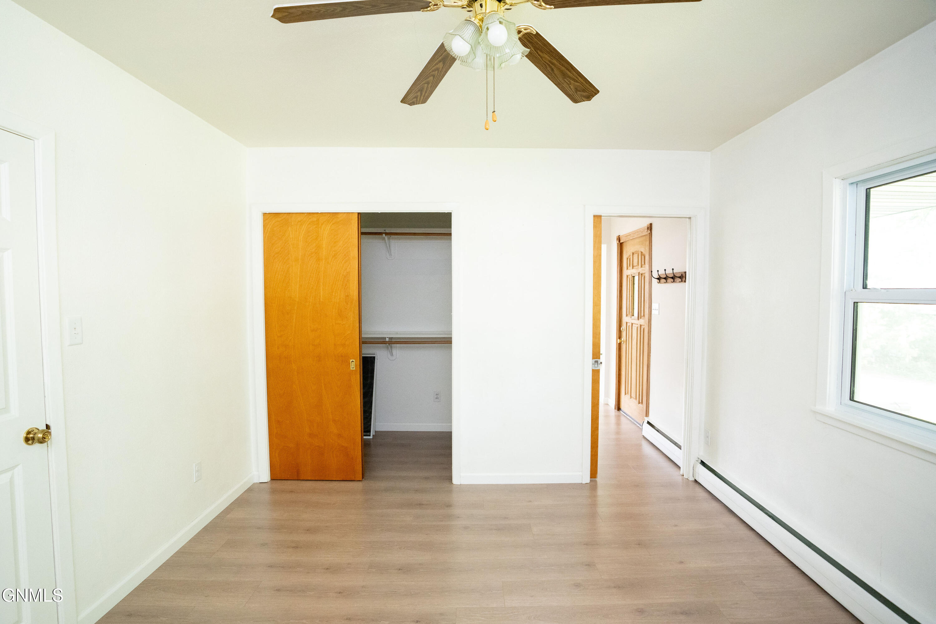 property viewer photo 20