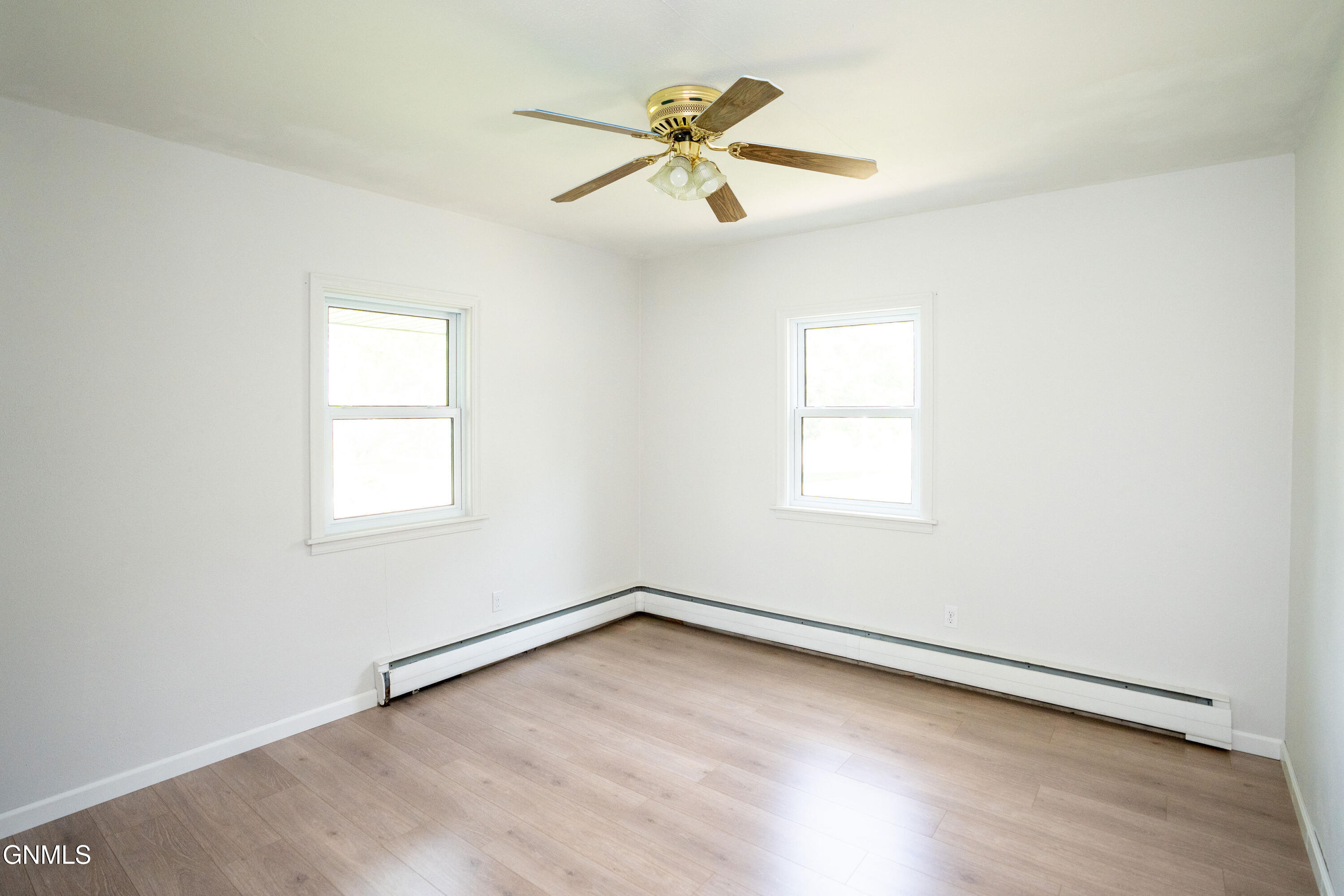 property viewer photo 23
