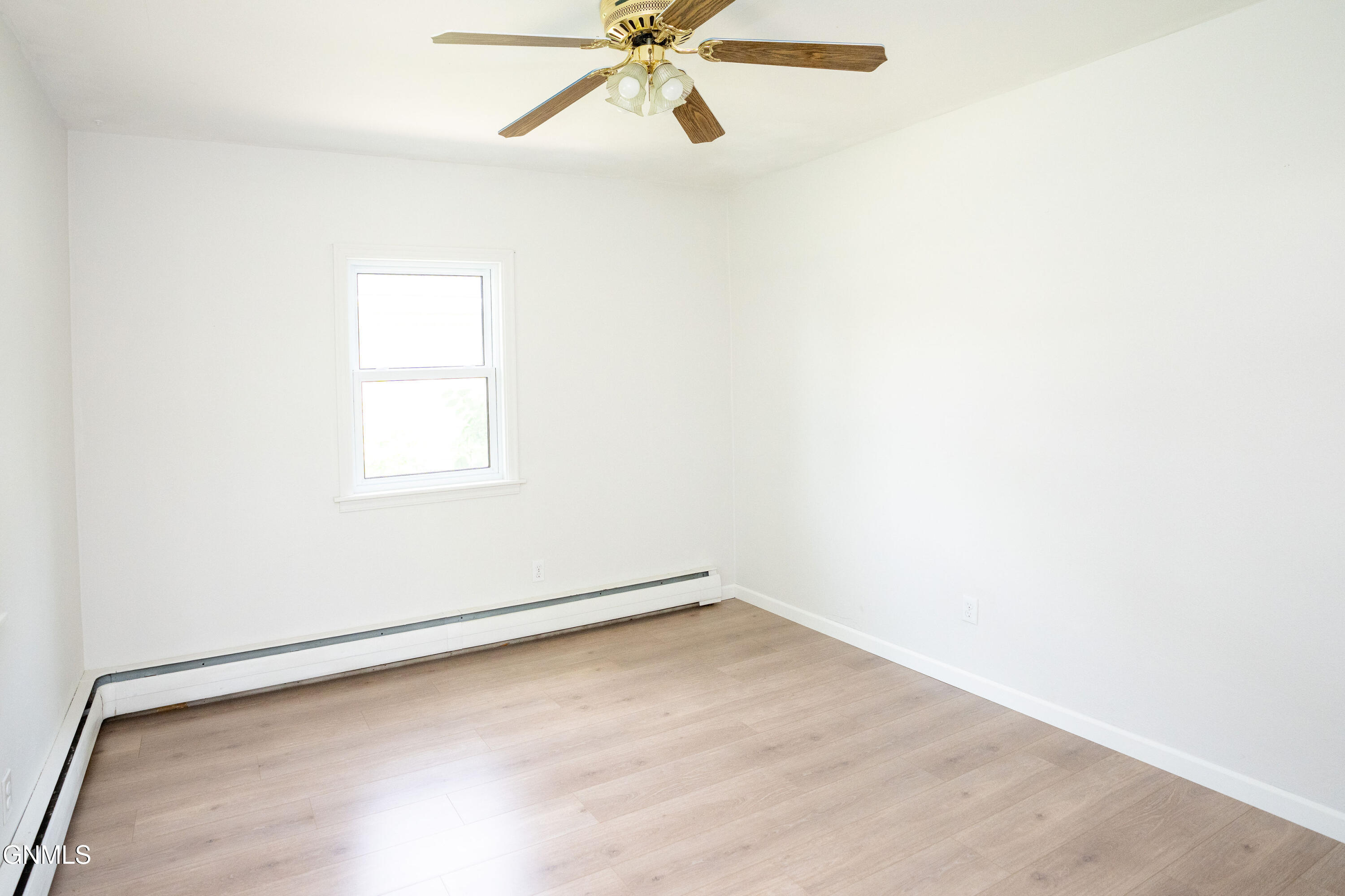 property viewer photo 25
