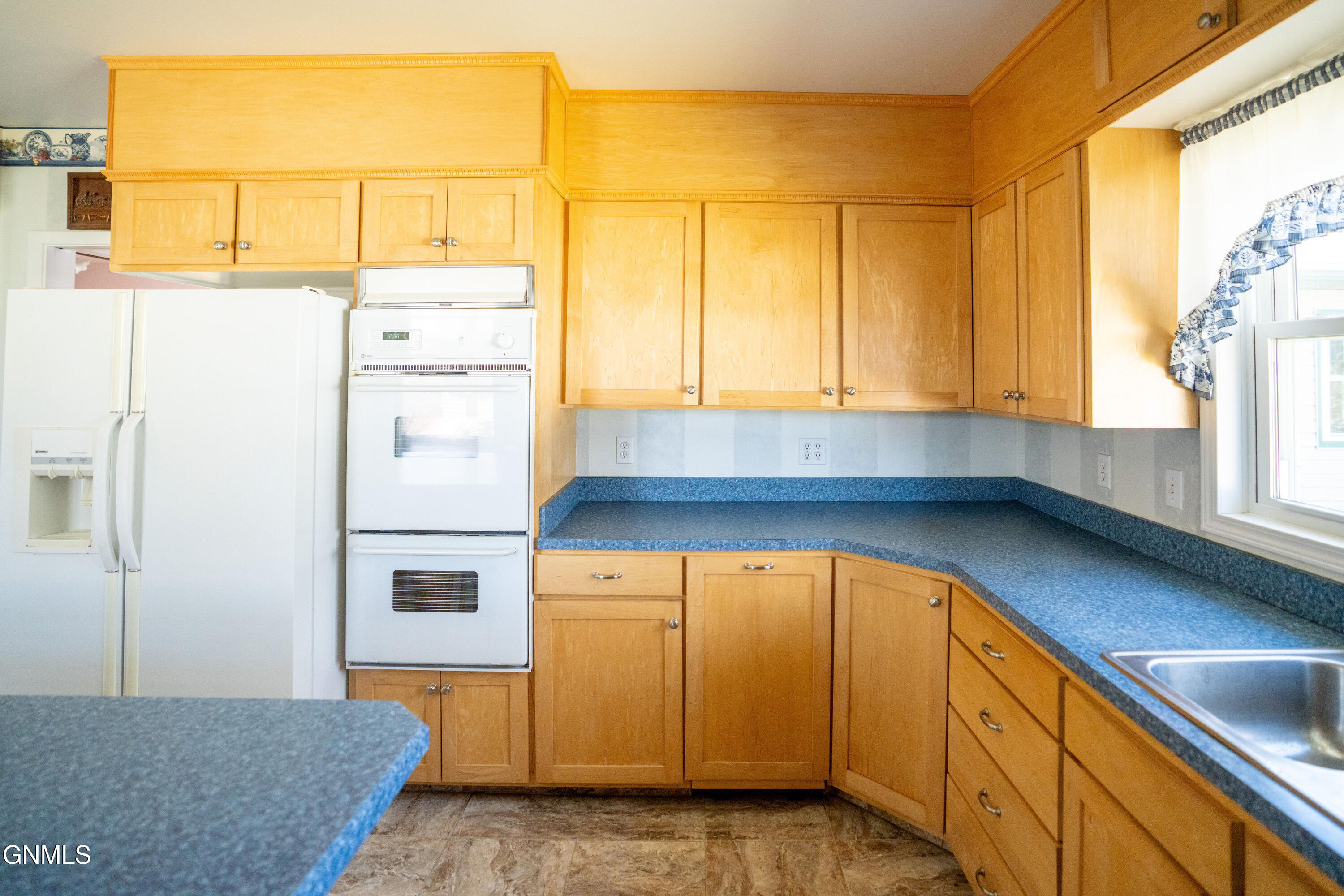 property viewer photo 3
