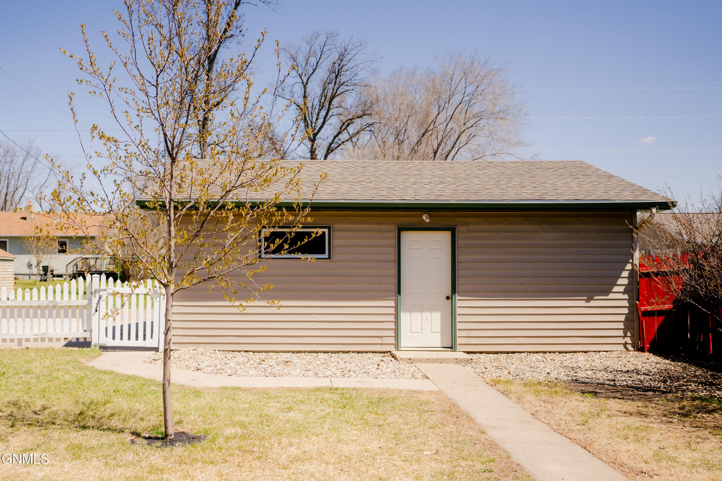 property viewer photo 47