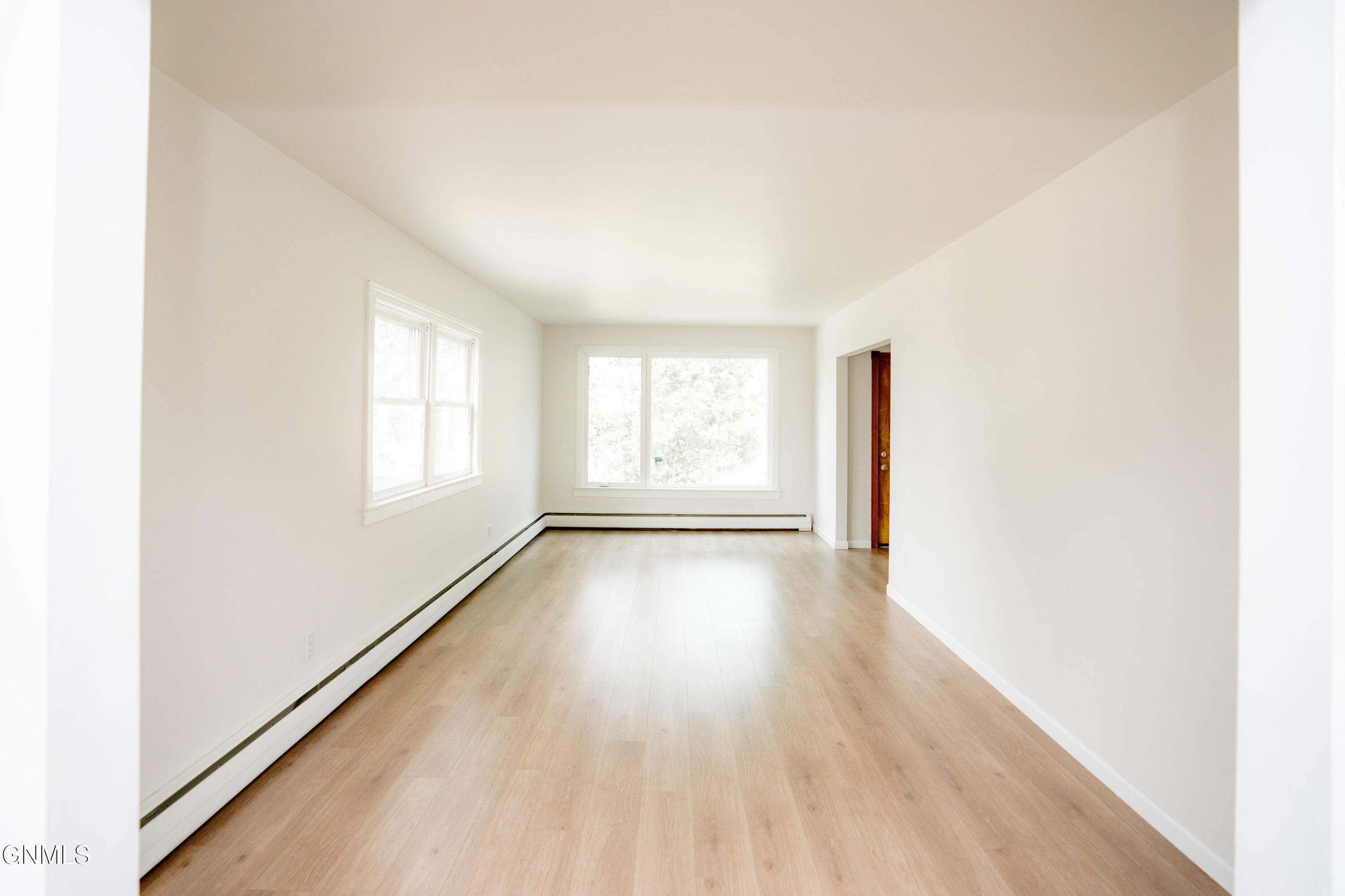 property viewer photo 7