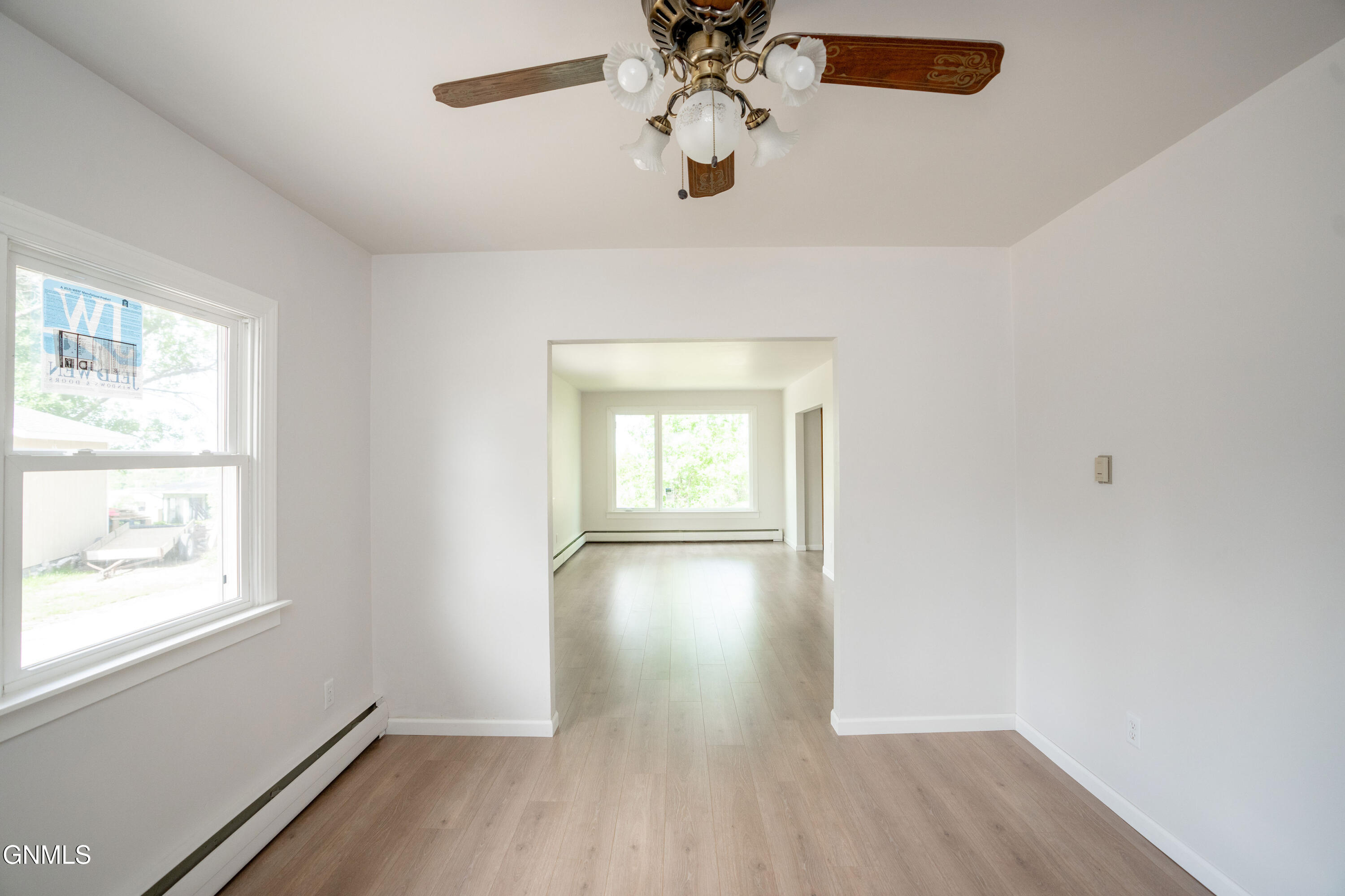 property viewer photo 9