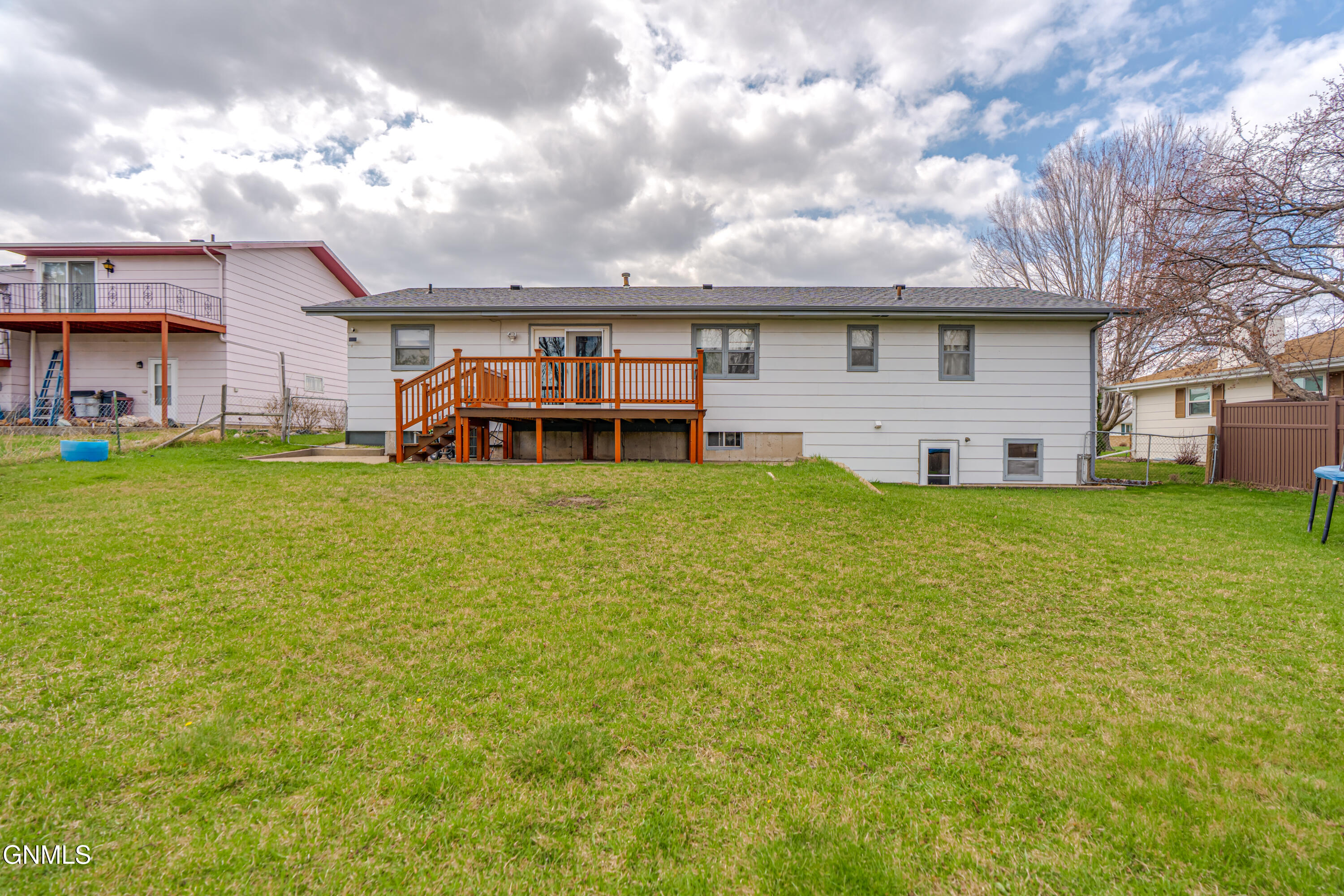 main property photo 78