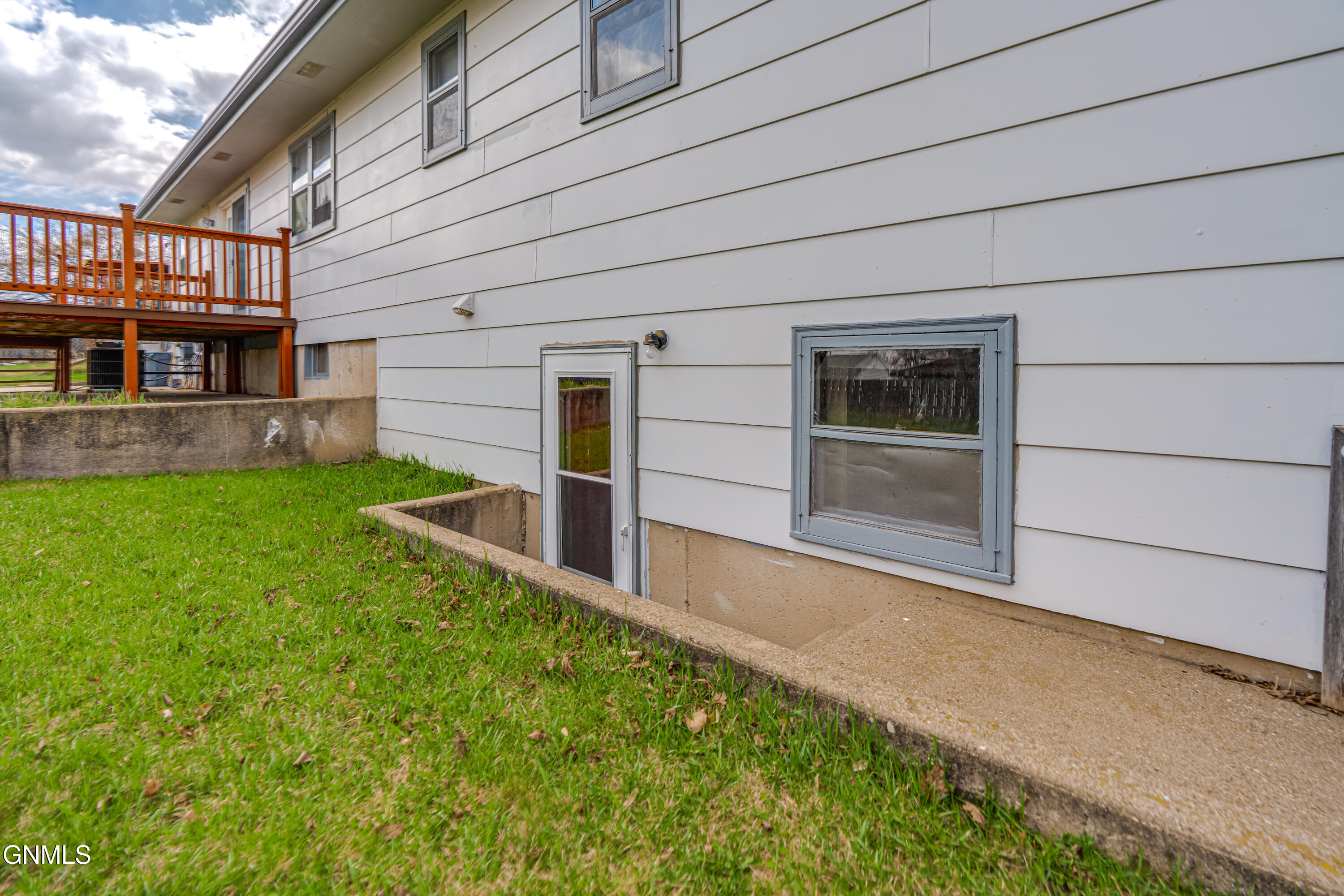 main property photo 81
