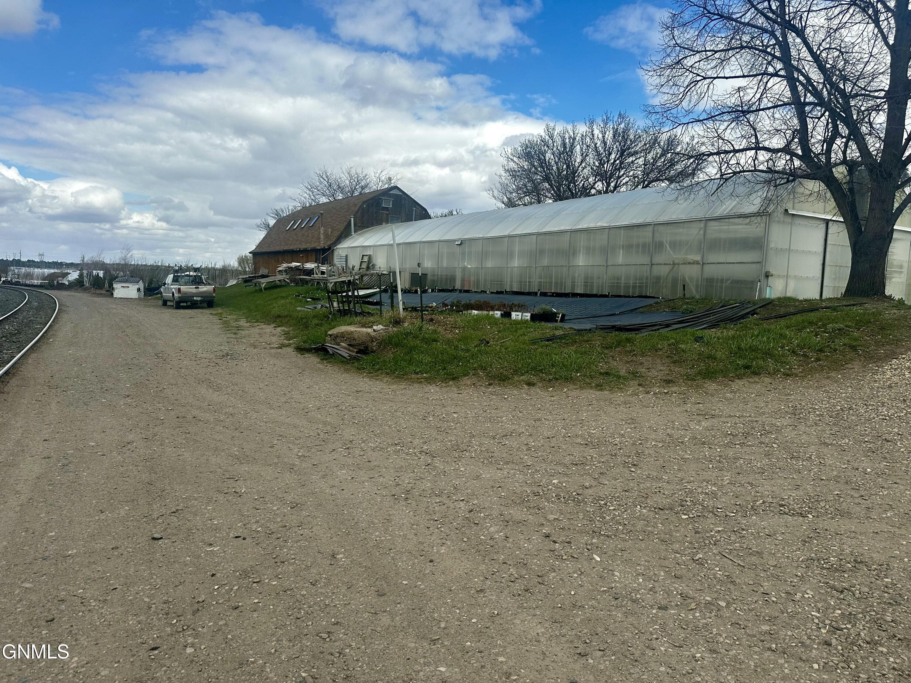 main property photo 20