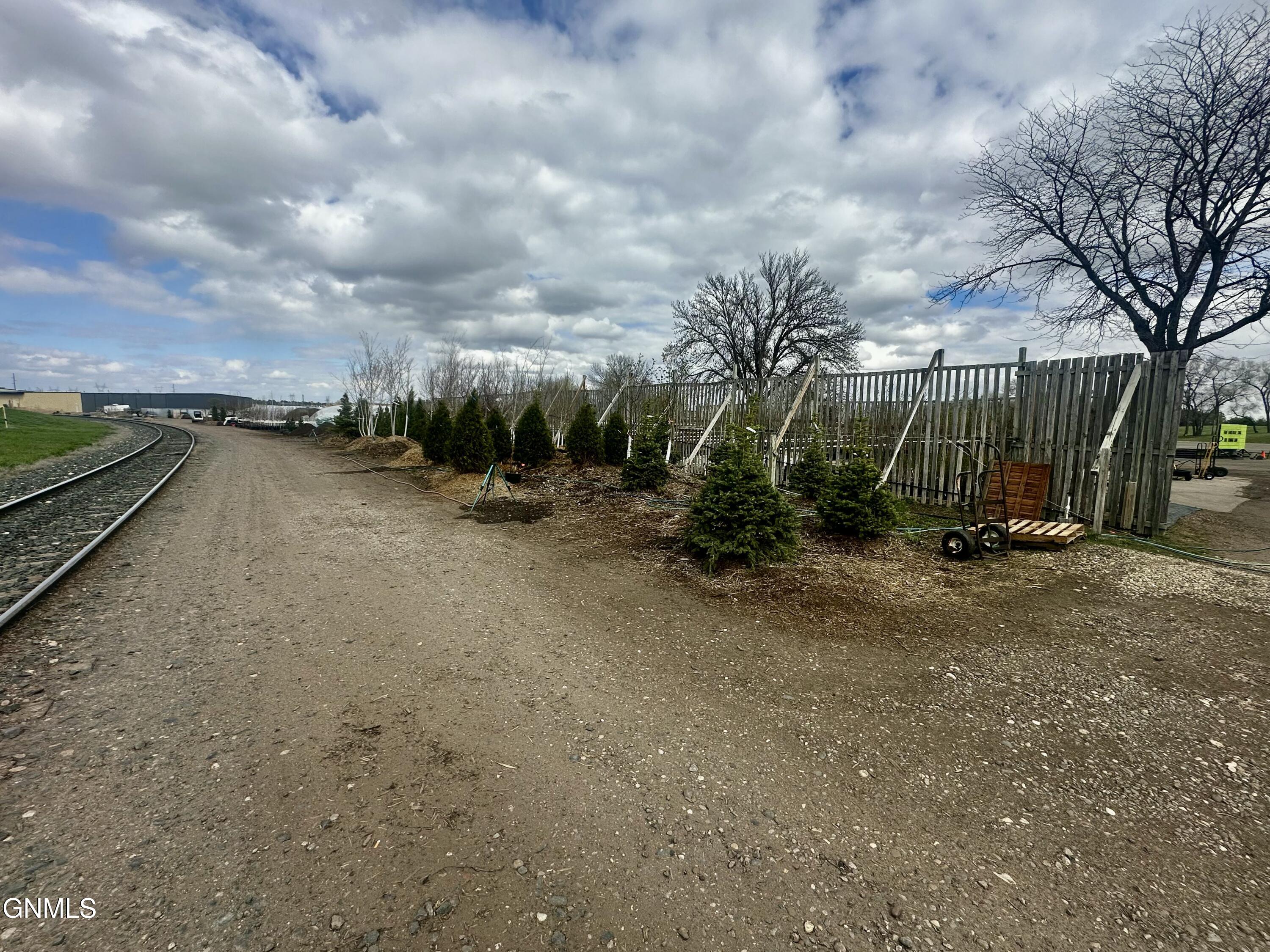 main property photo 25