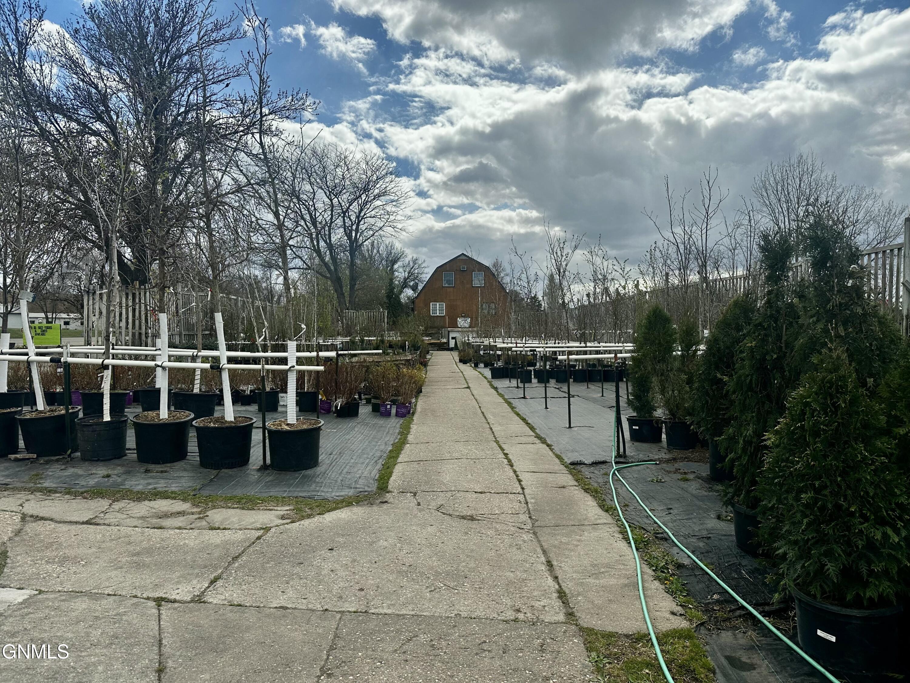 main property photo 31