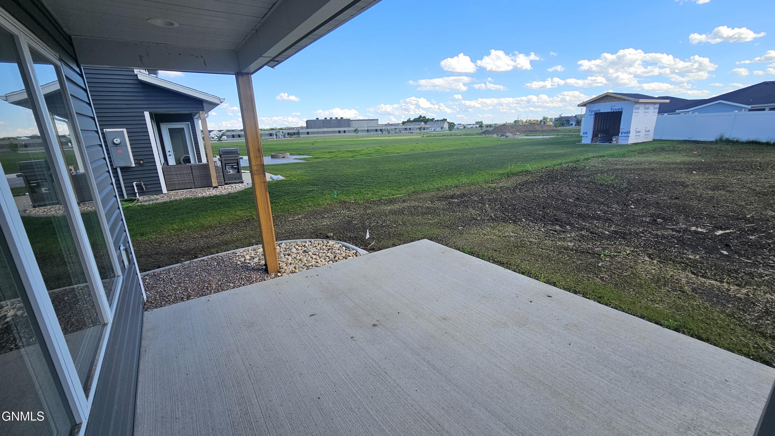 main property photo 20