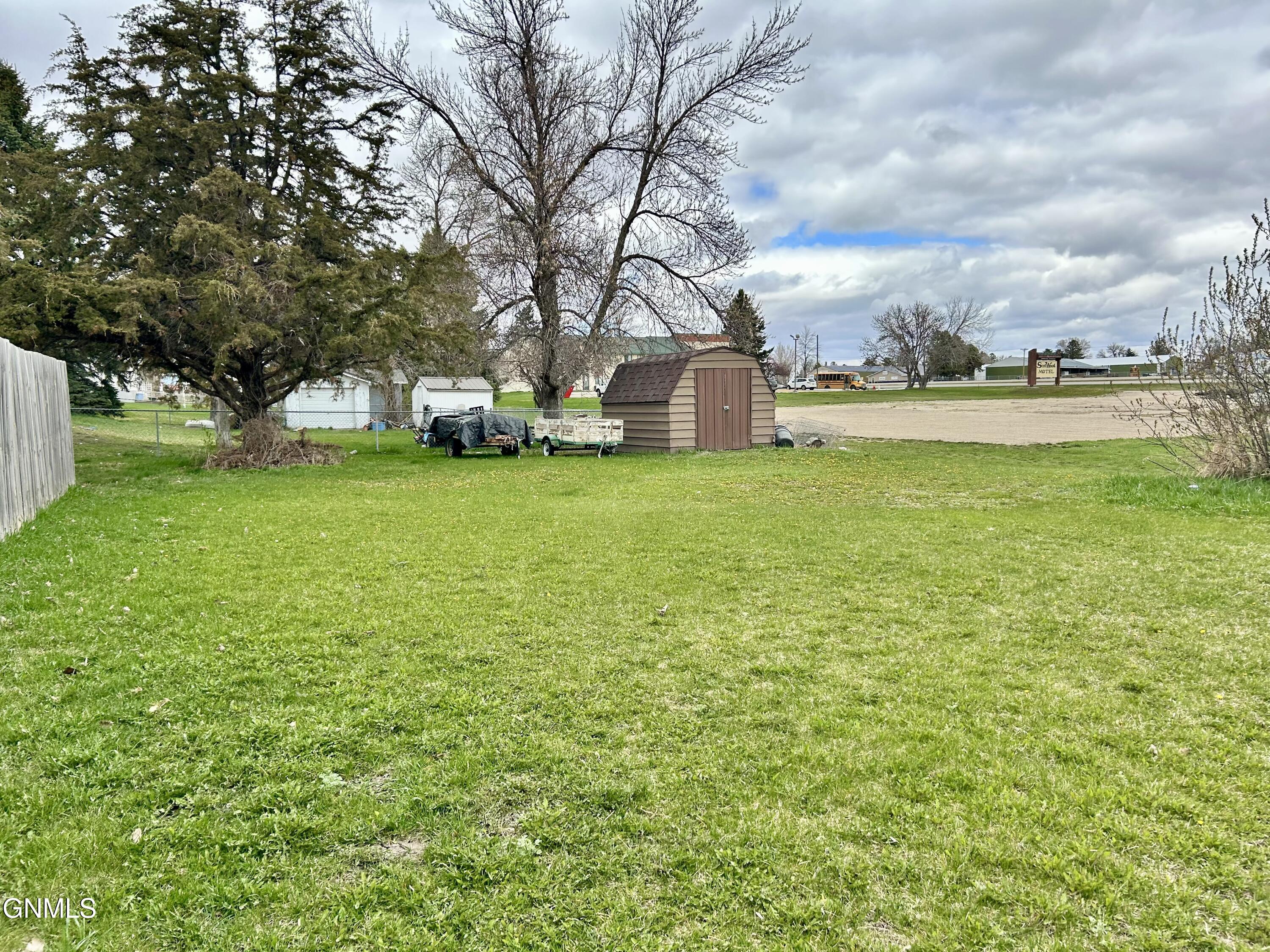 main property photo 34