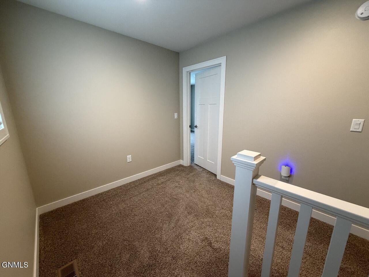 property viewer photo 18