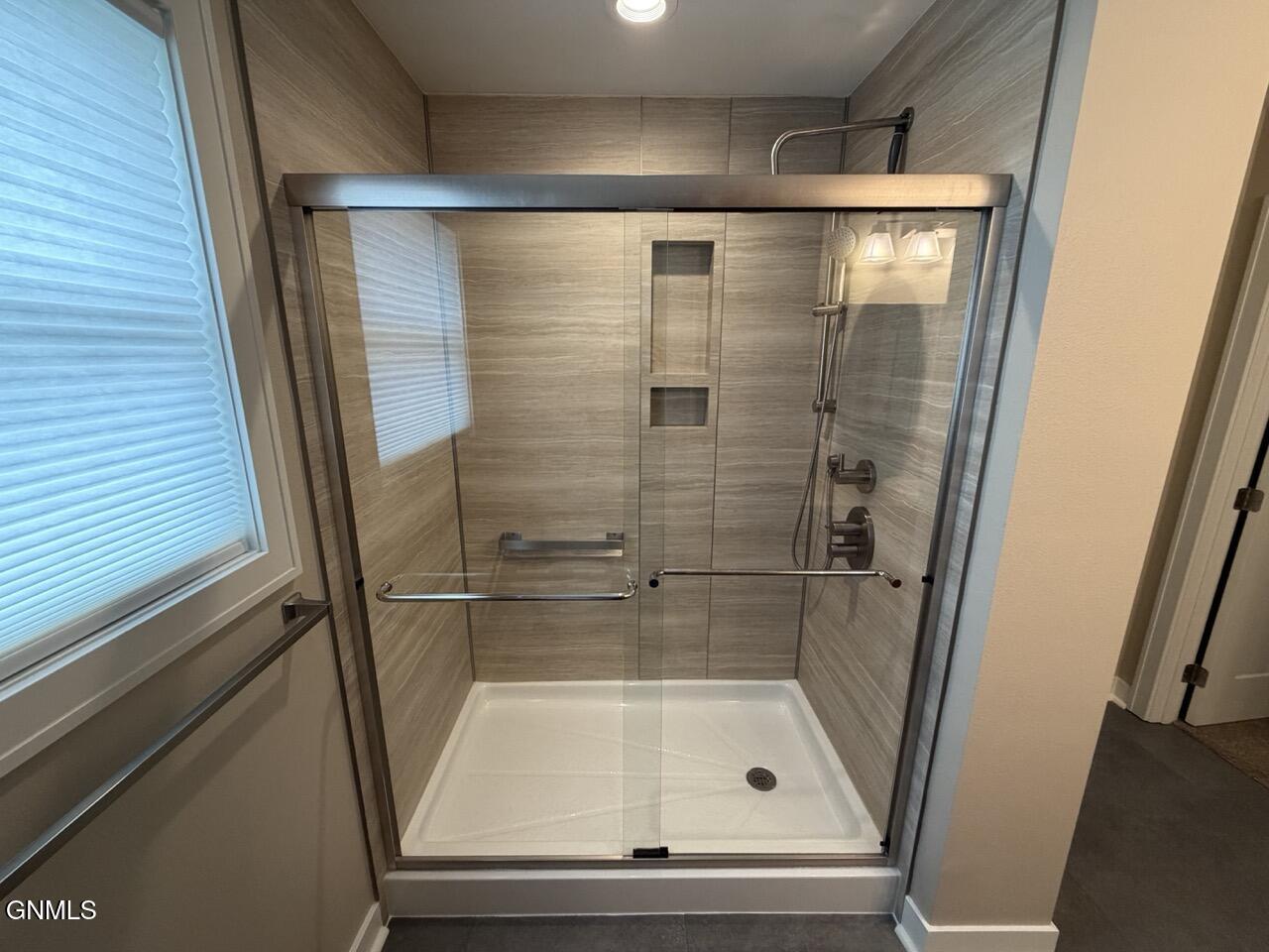 property viewer photo 25