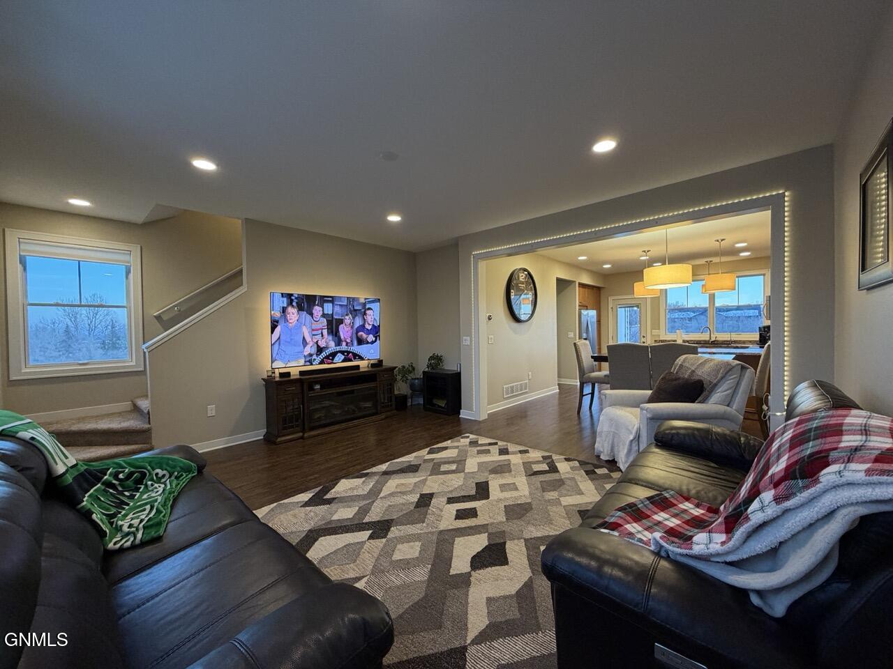 property viewer photo 4