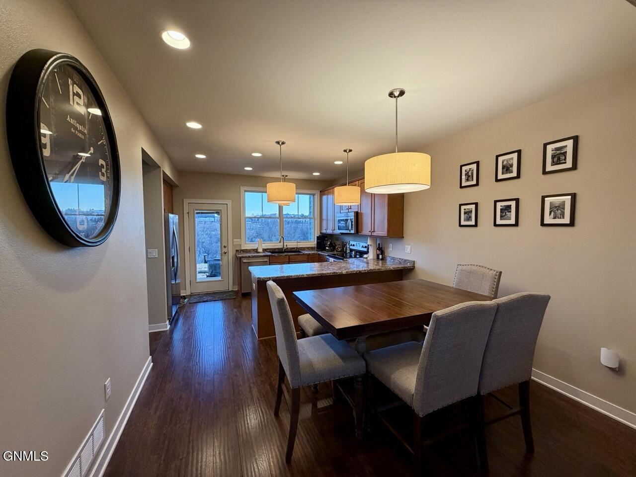 property viewer photo 6