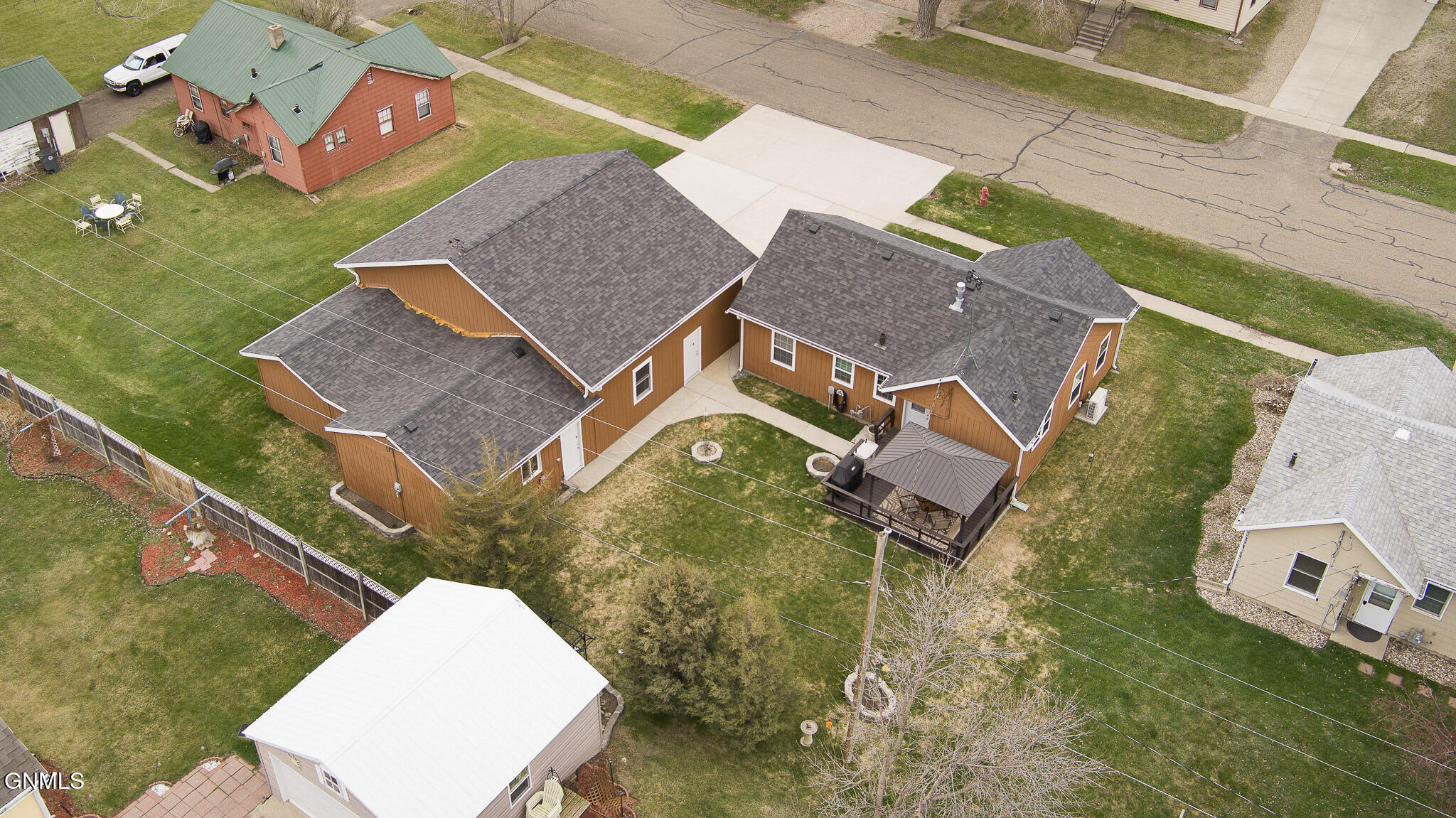 main property photo 41
