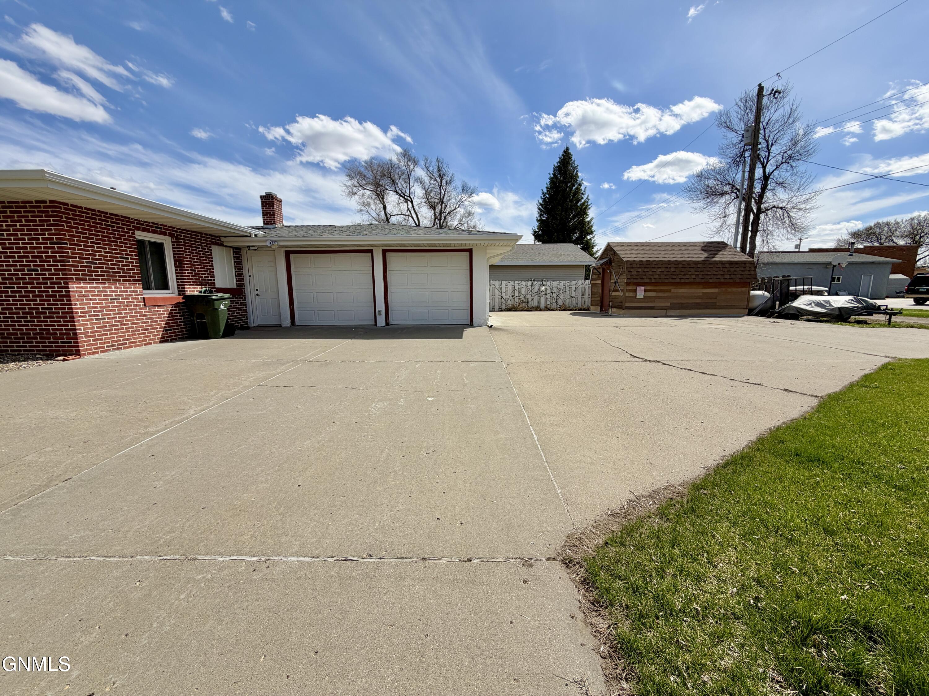 property viewer photo 3