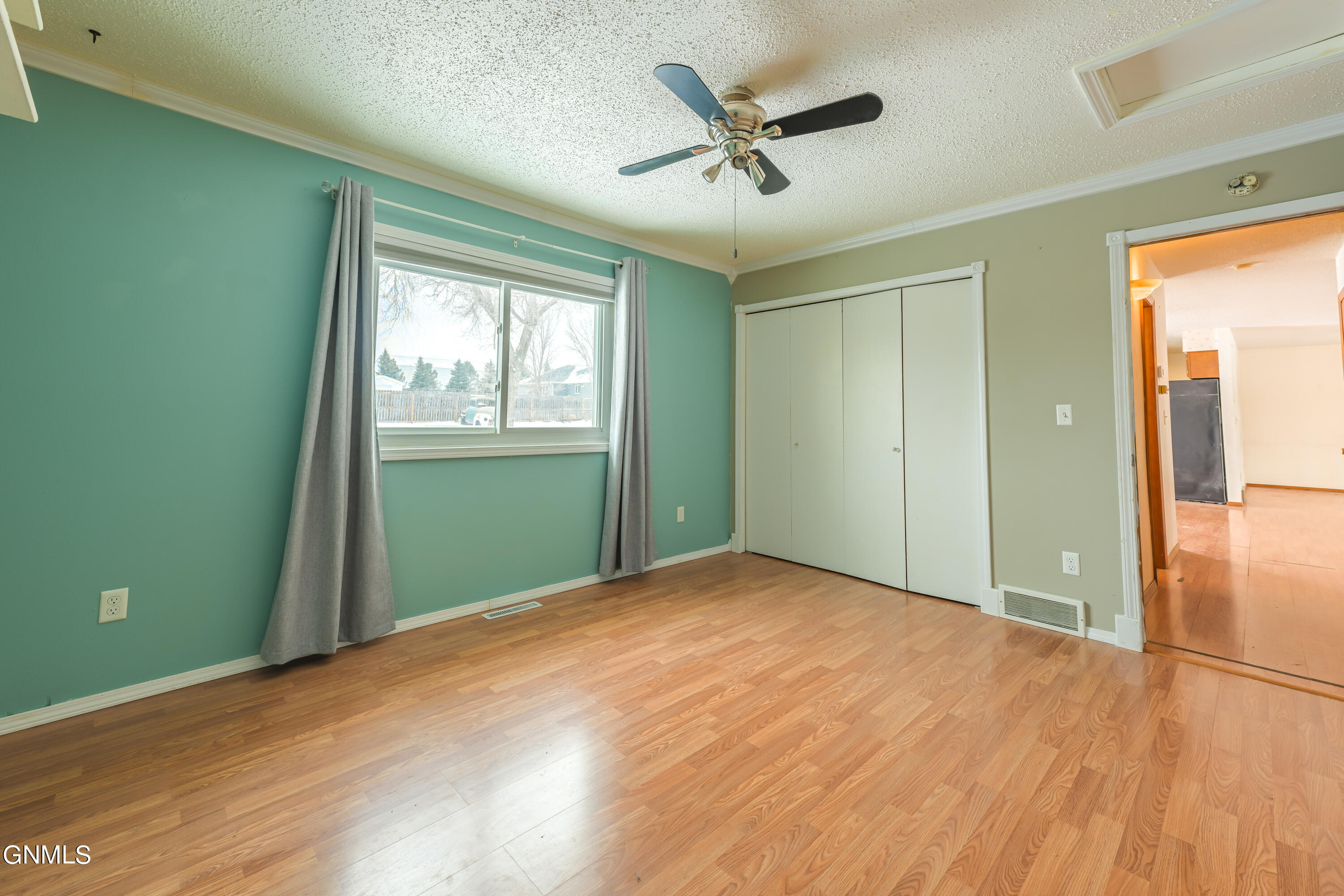 property viewer photo 12