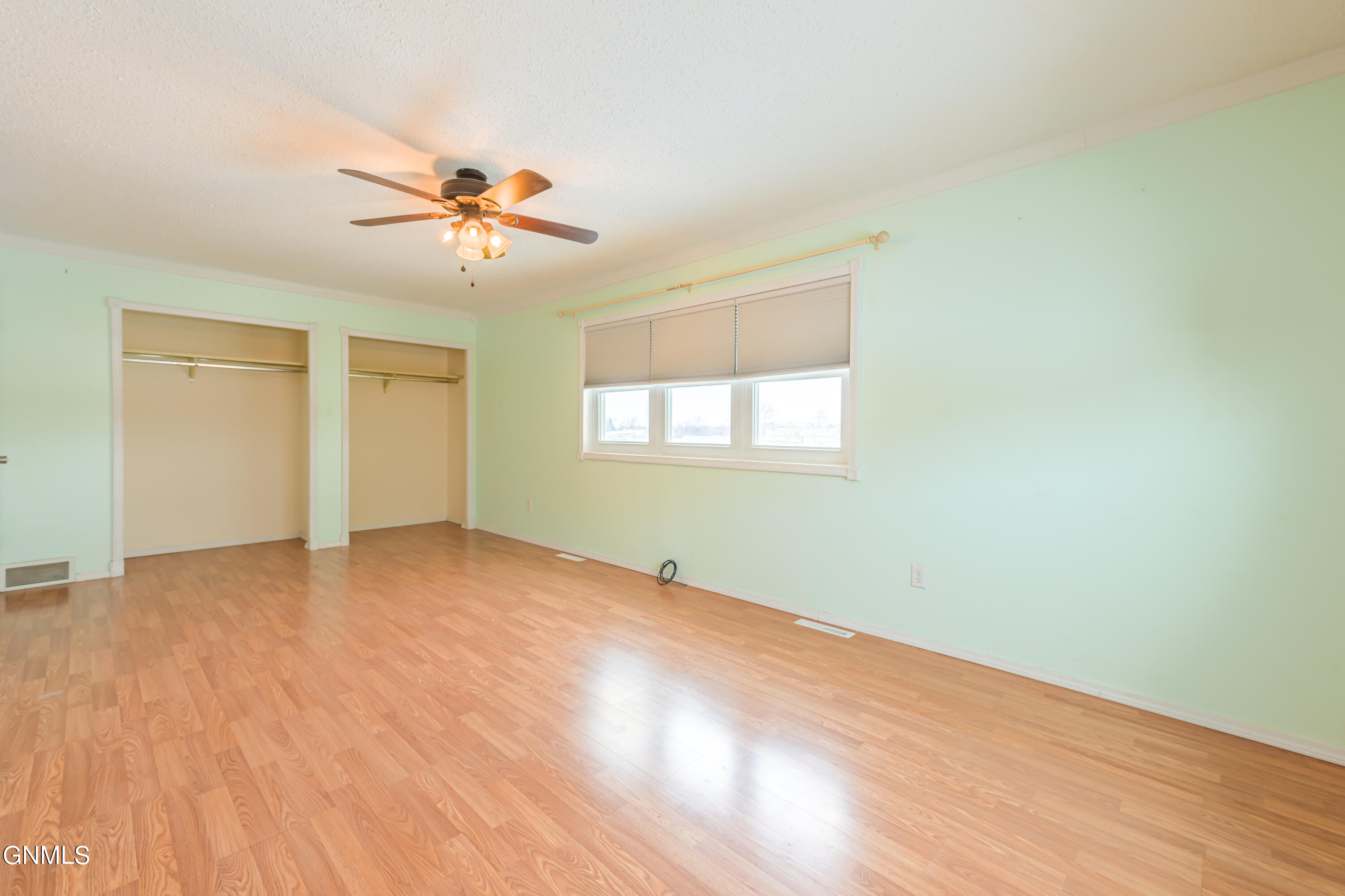 property viewer photo 13