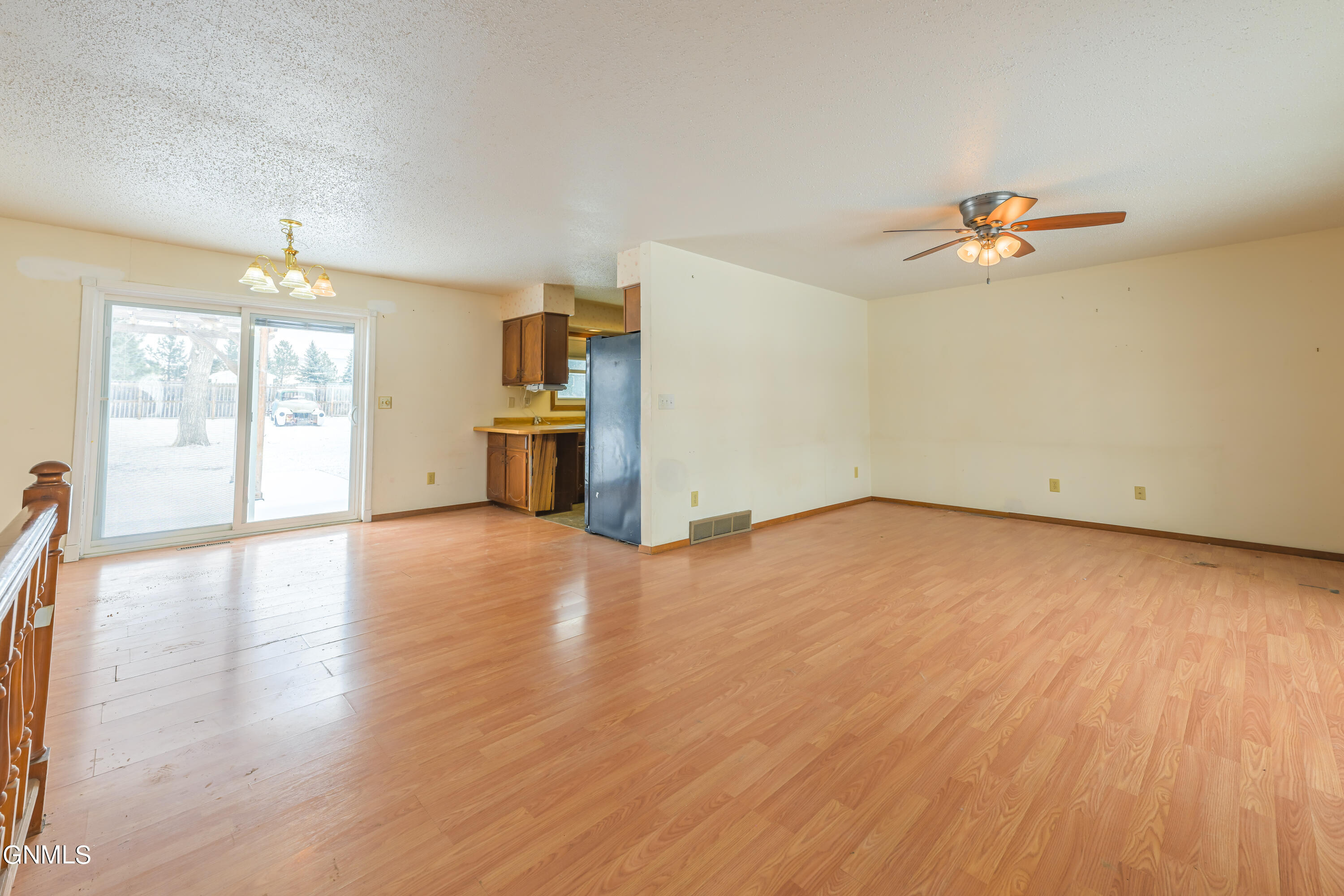 property viewer photo 4