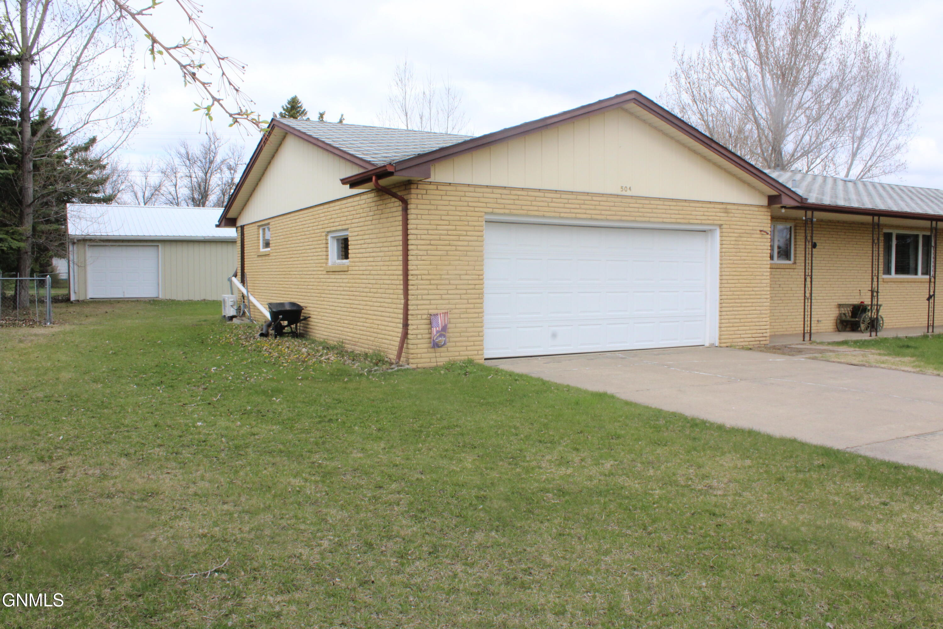main property photo 57