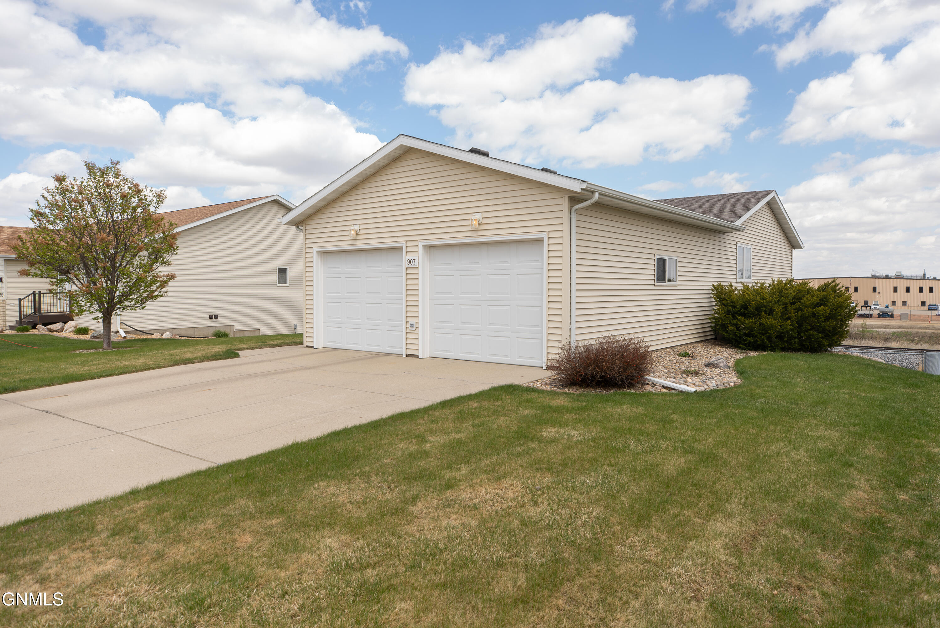 property viewer photo 2