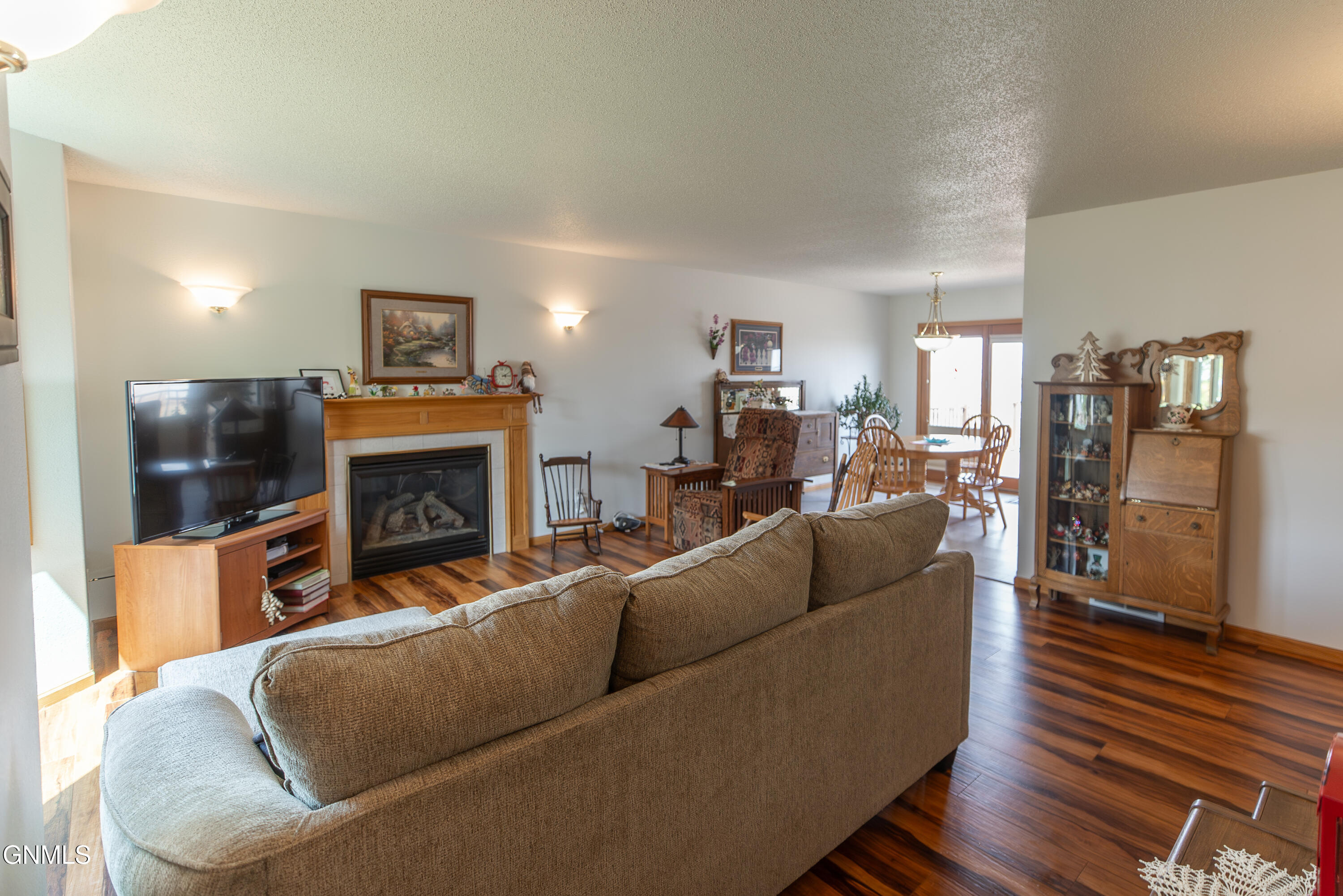 property viewer photo 3