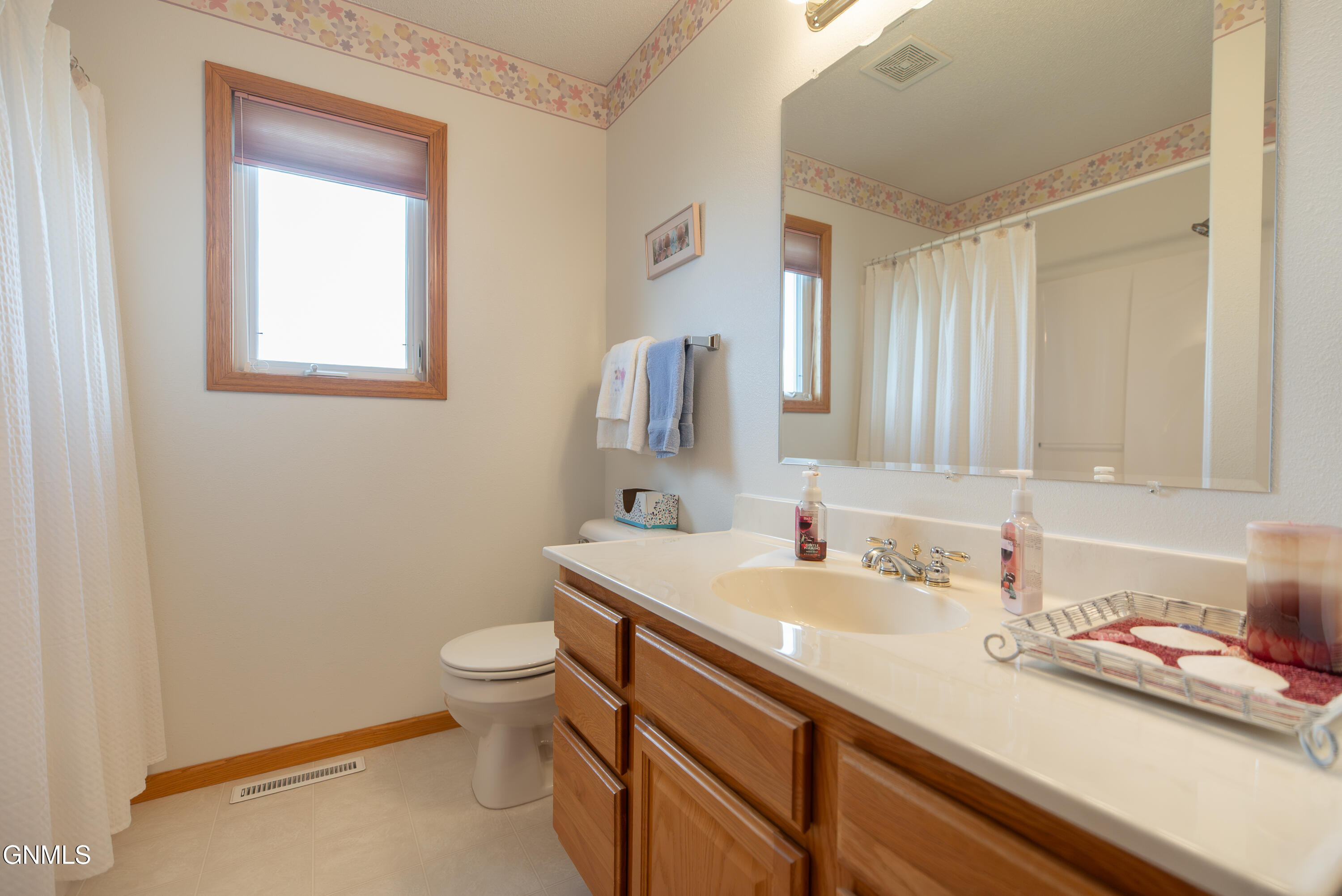 property viewer photo 9