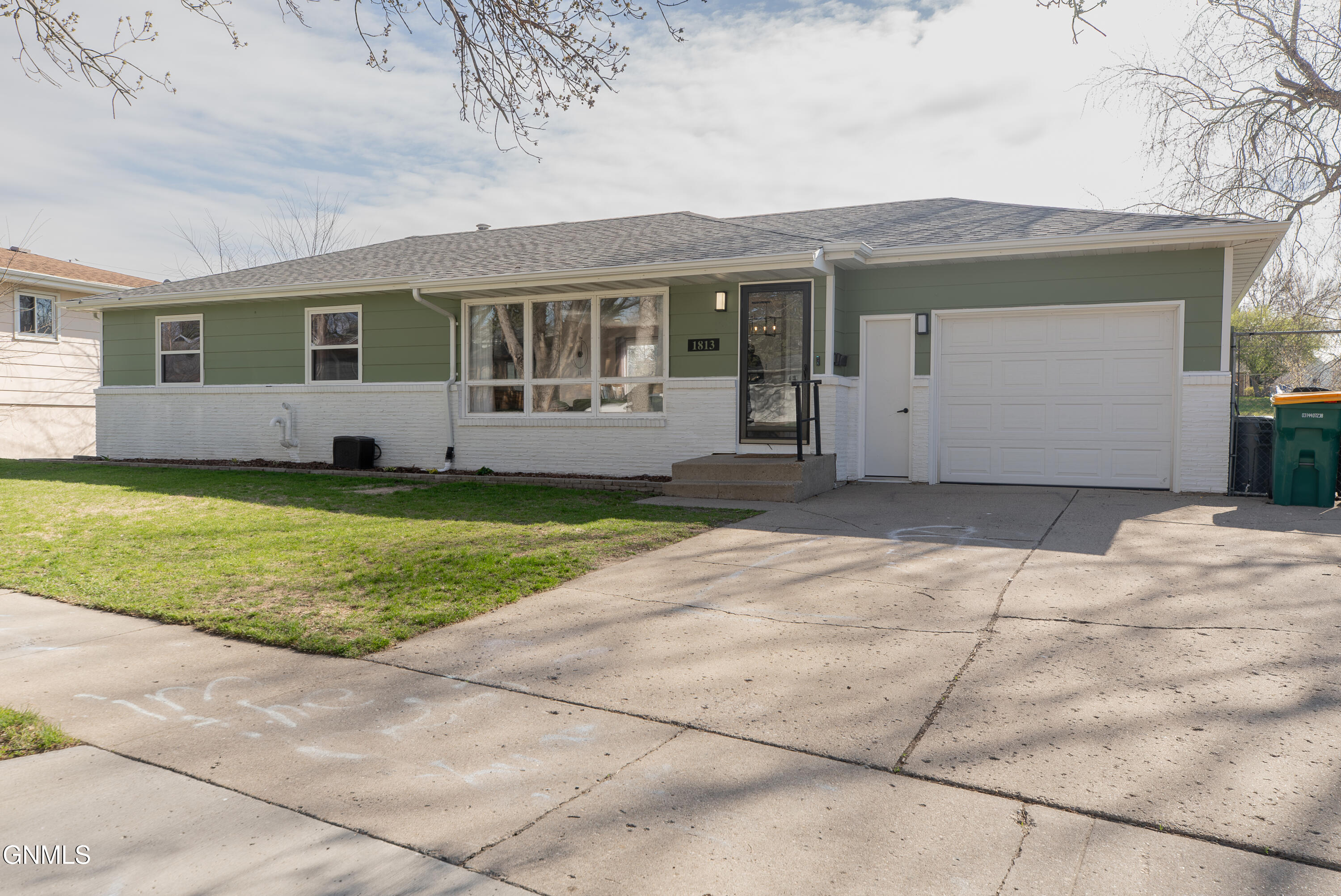 property viewer photo 1