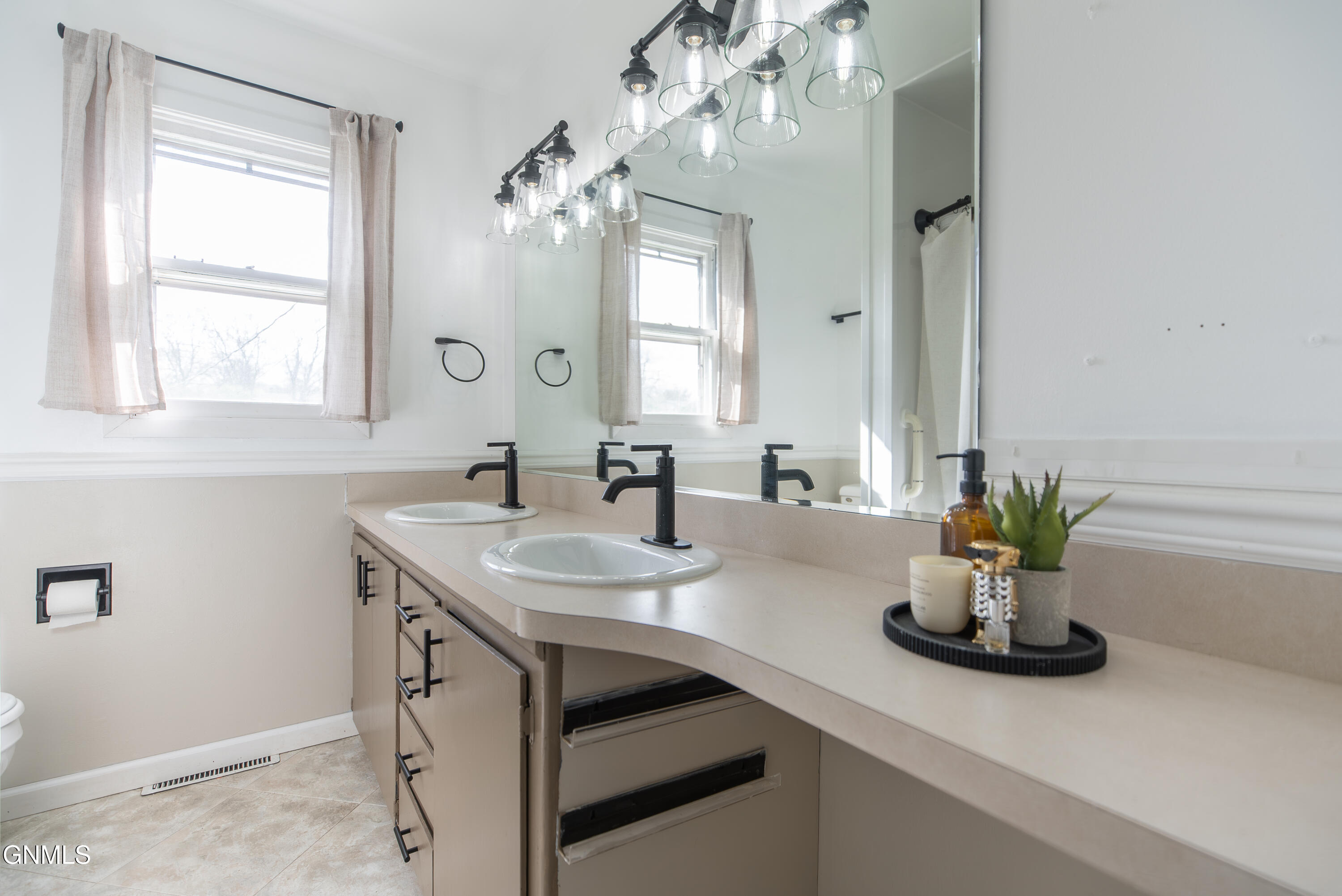 property viewer photo 15