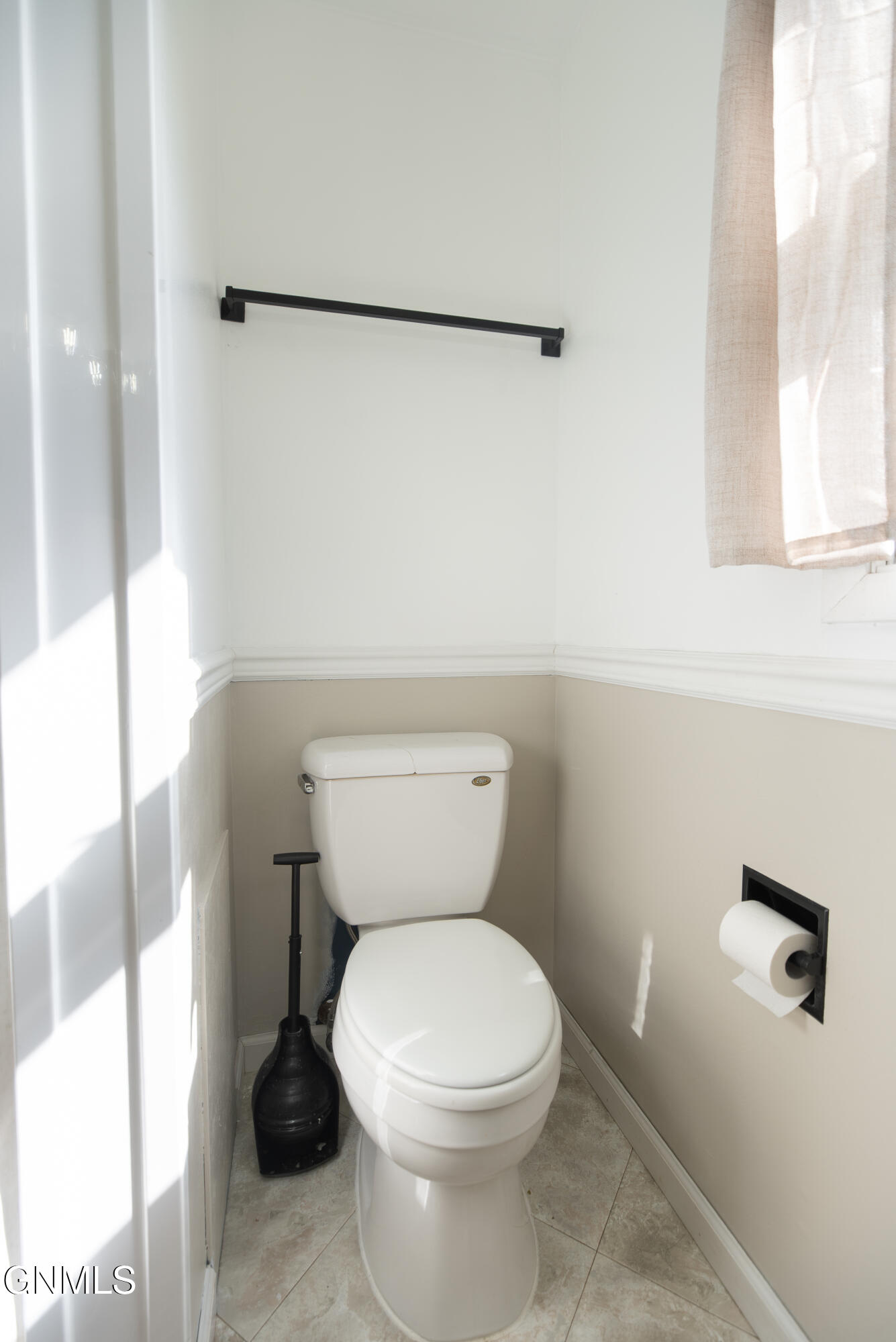 property viewer photo 16