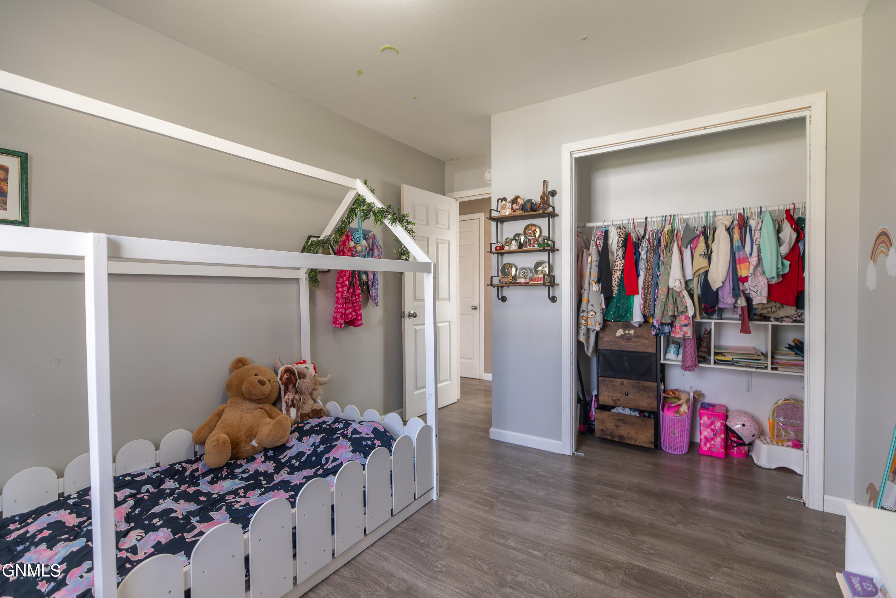 property viewer photo 18