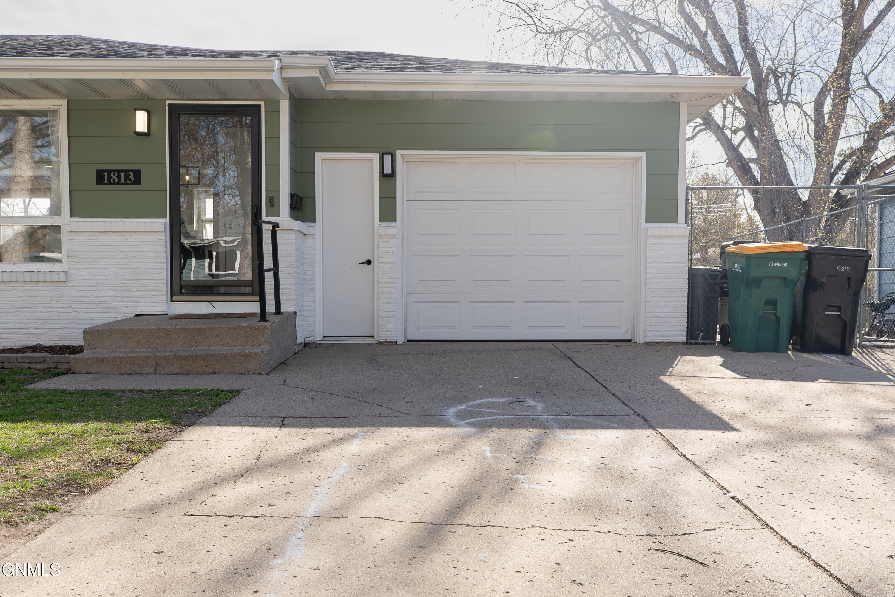 property viewer photo 2