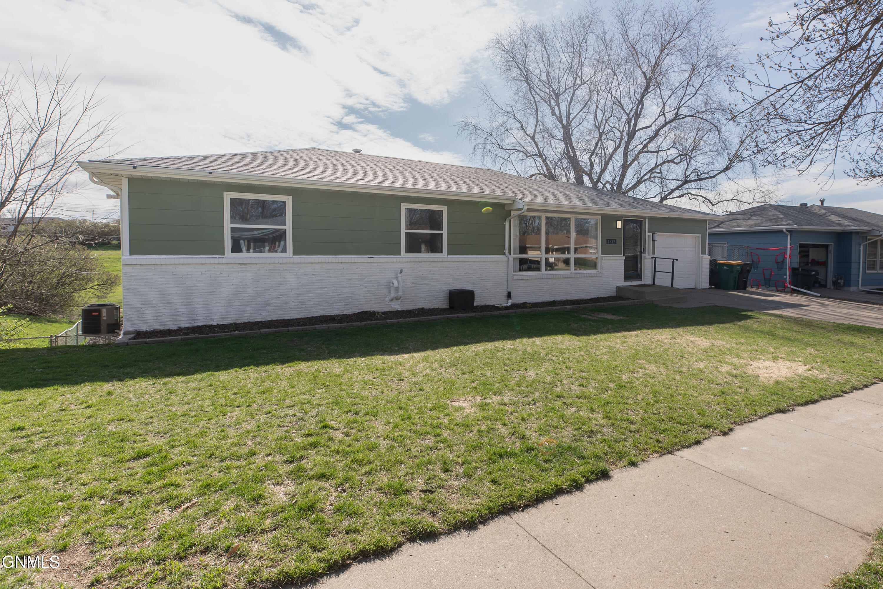 property viewer photo 3