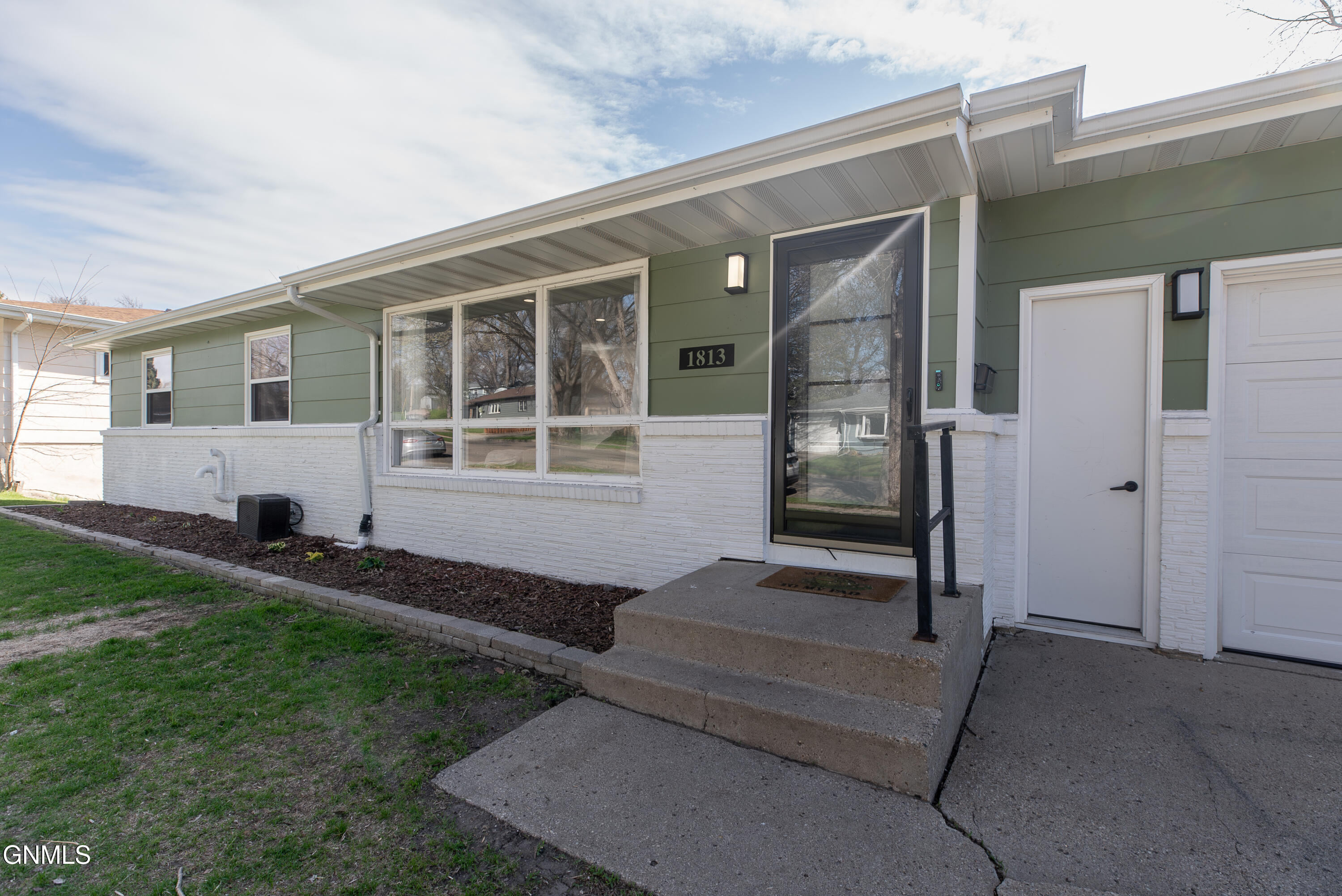 property viewer photo 4