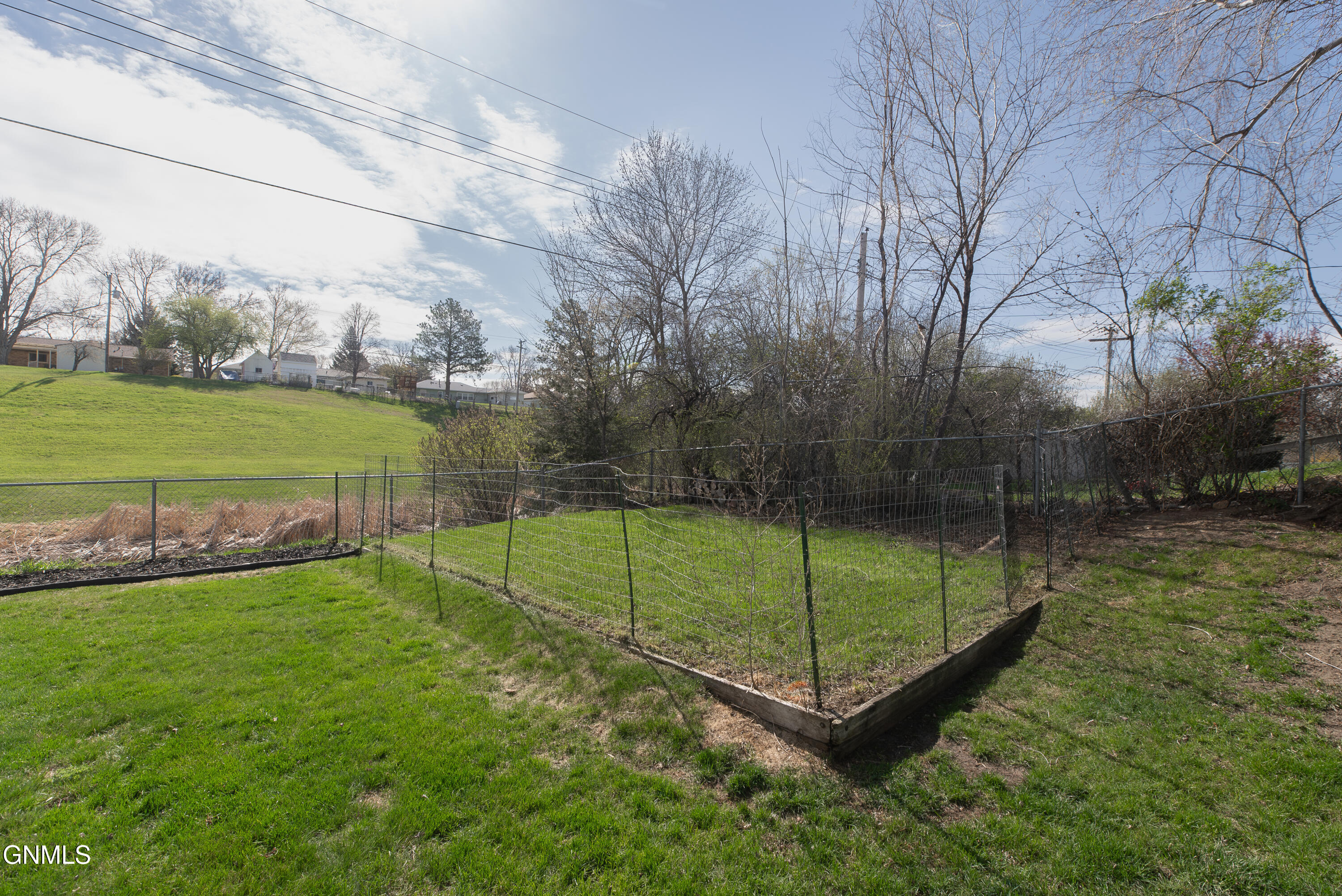 property viewer photo 45