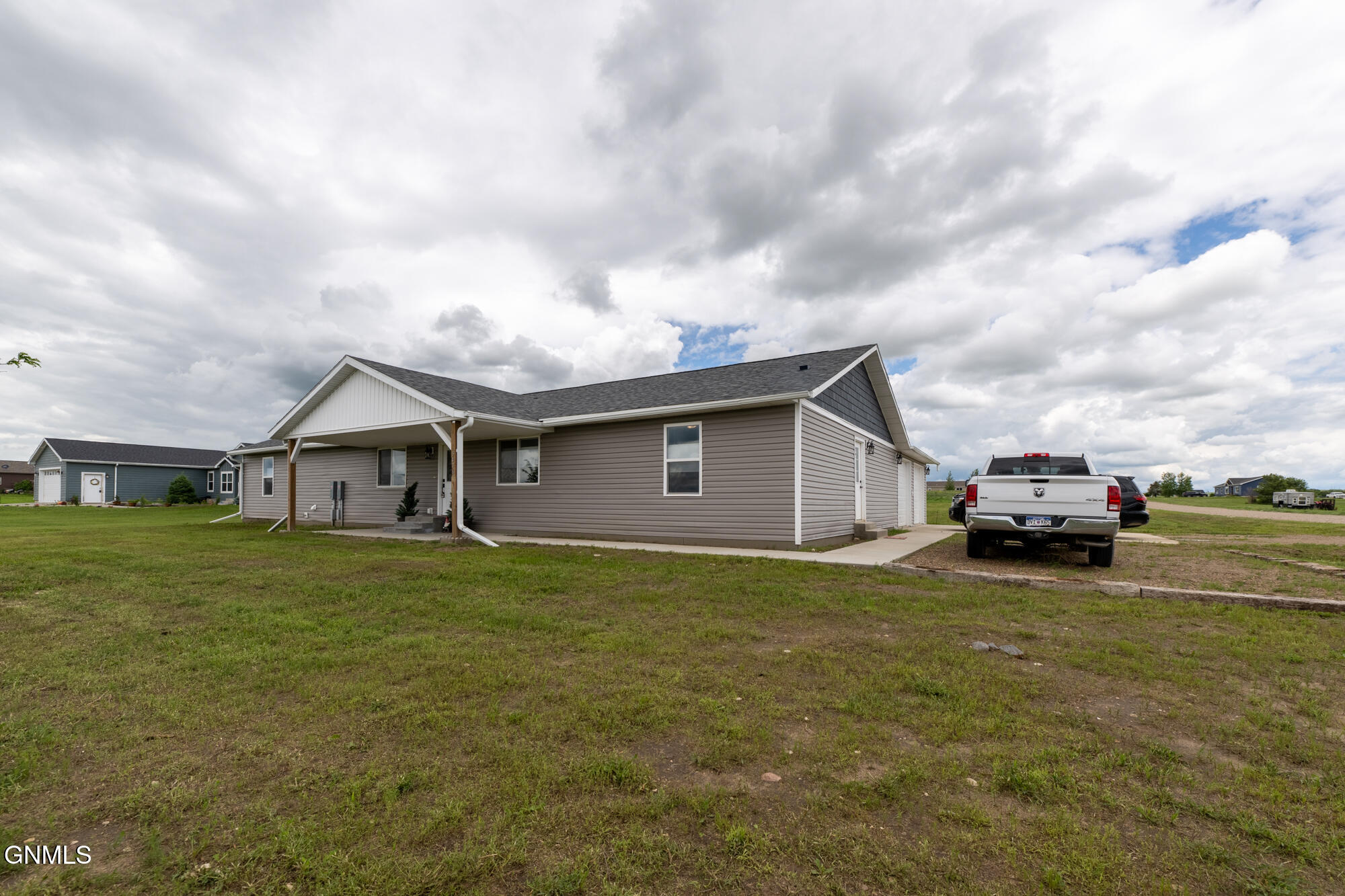 main property photo 4