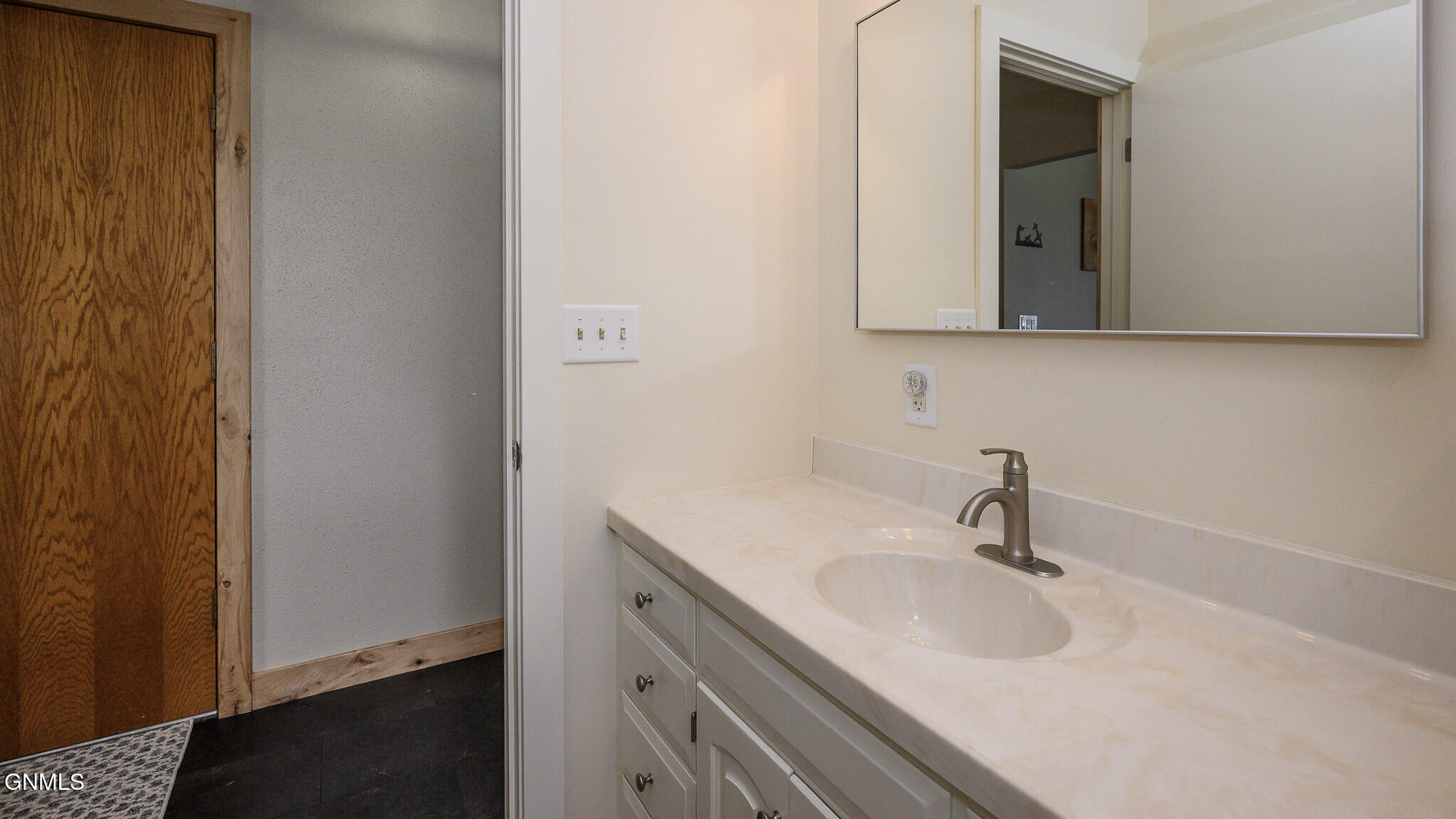 property viewer photo 14