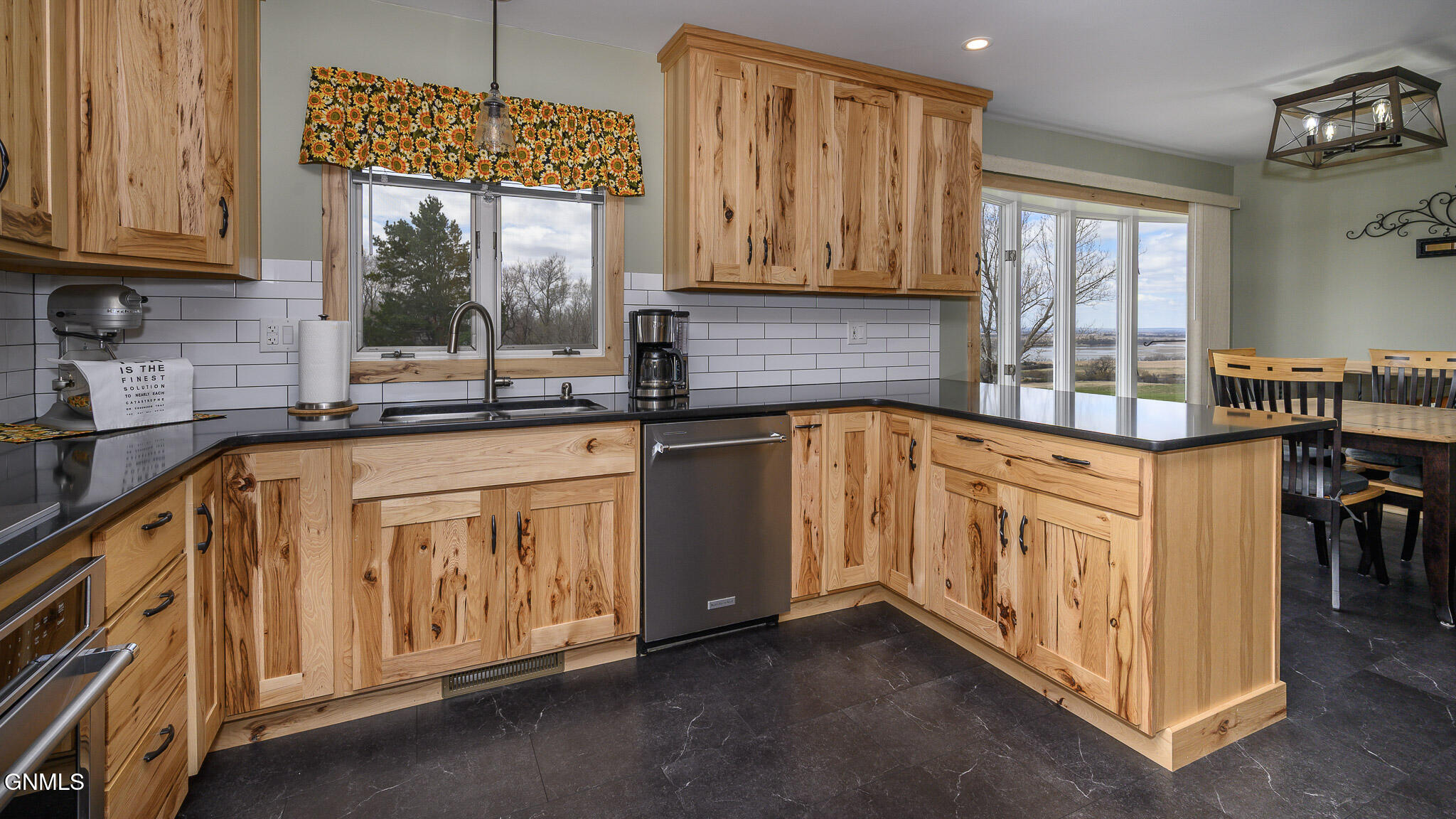 property viewer photo 9