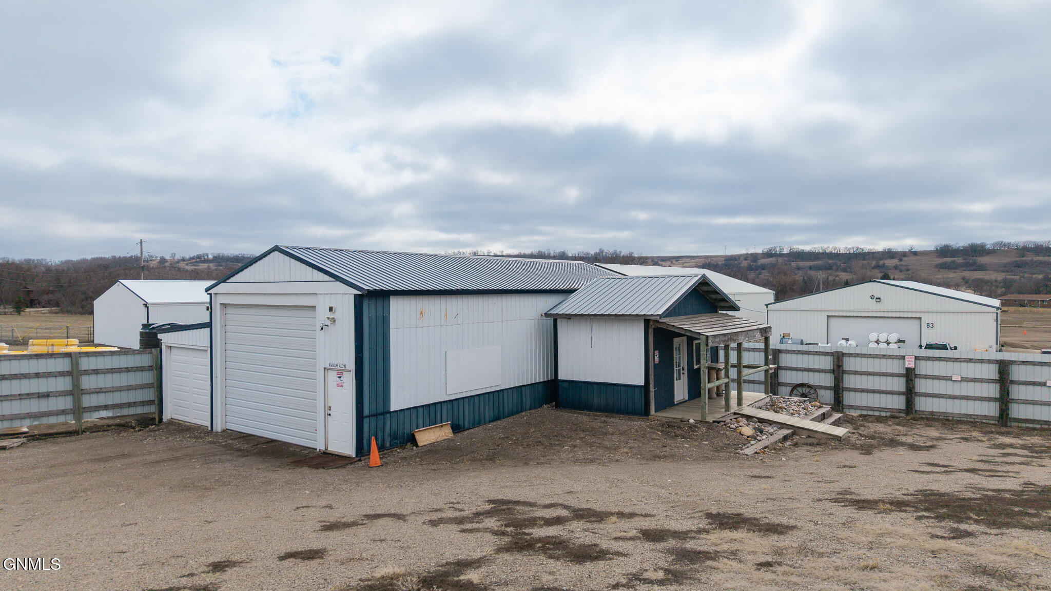 main property photo 11