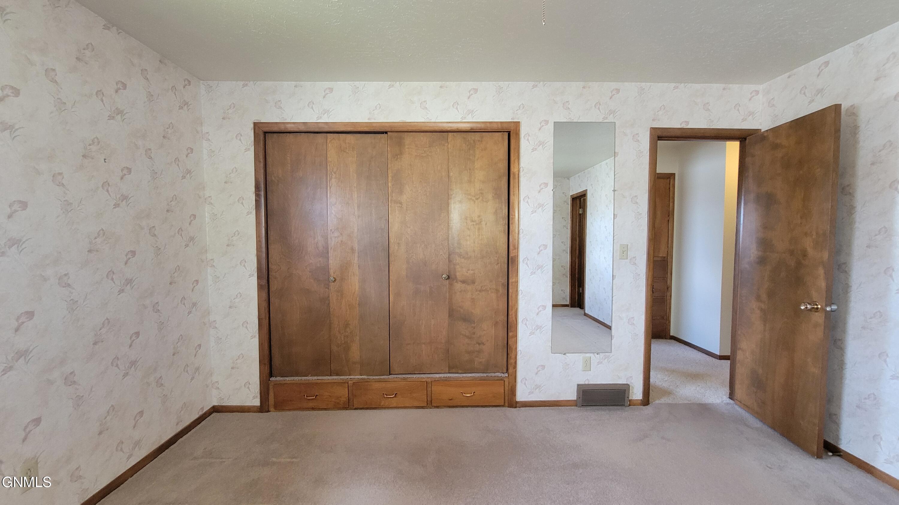 property viewer photo 15