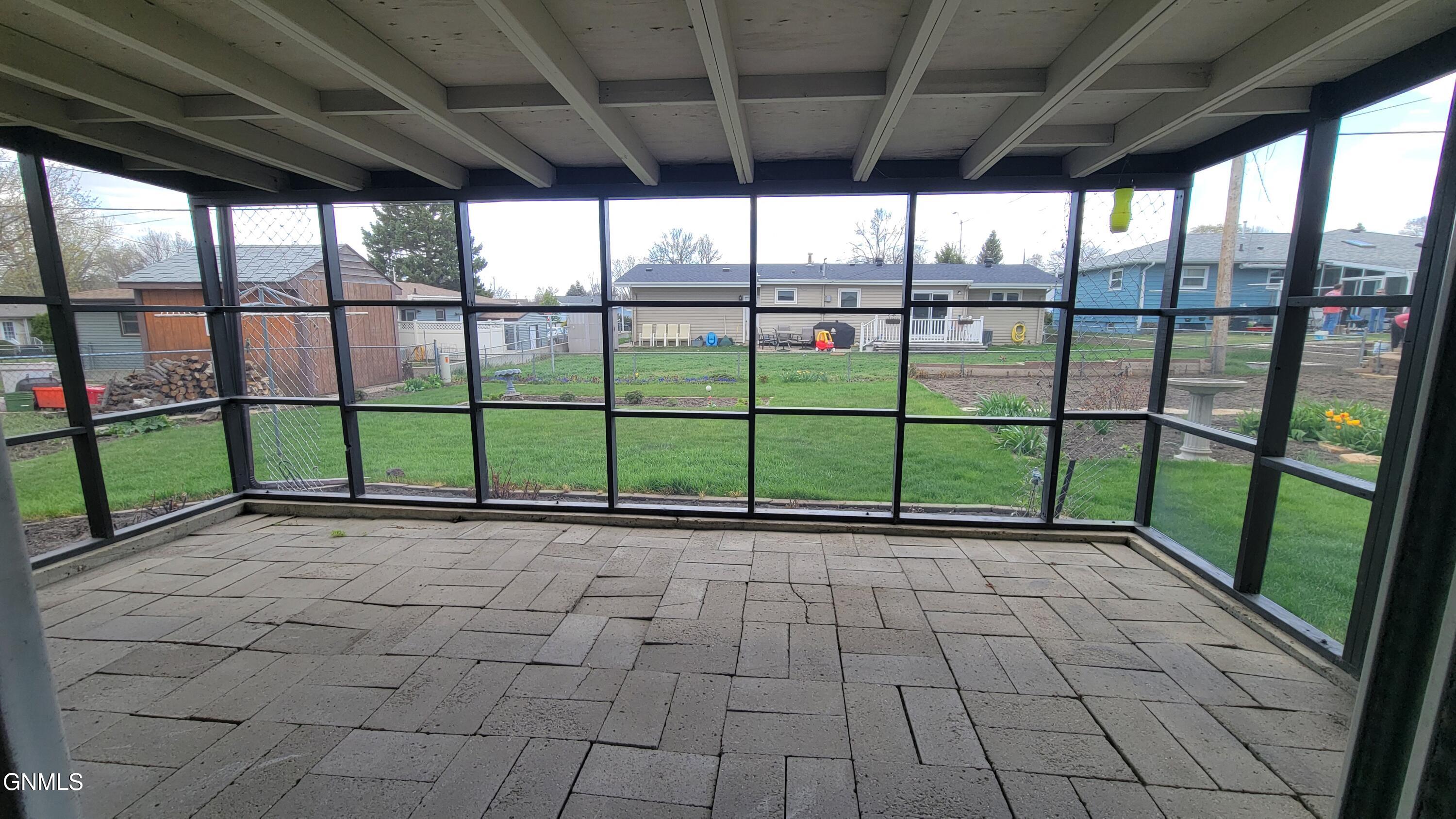 property viewer photo 40