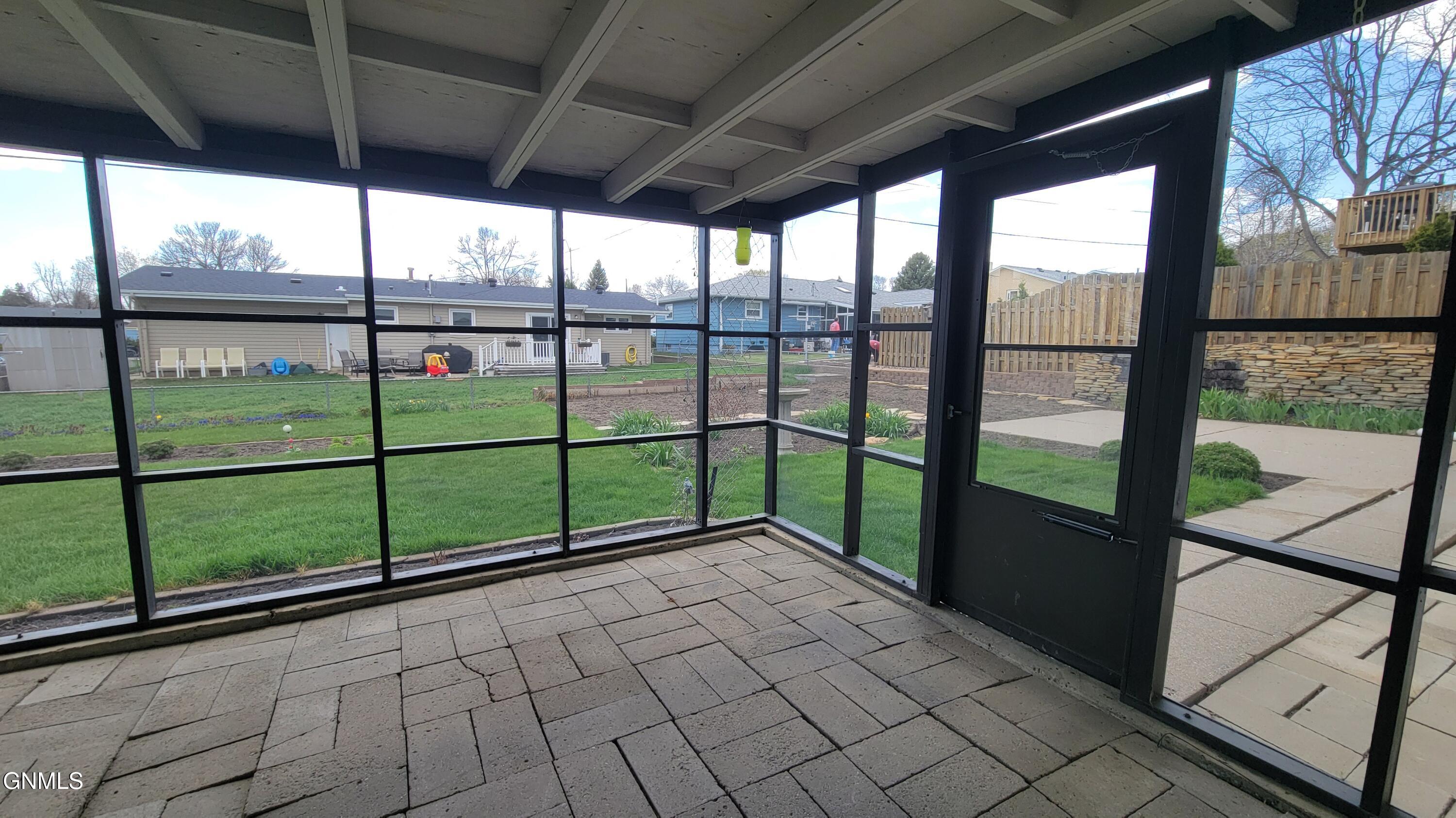 property viewer photo 42