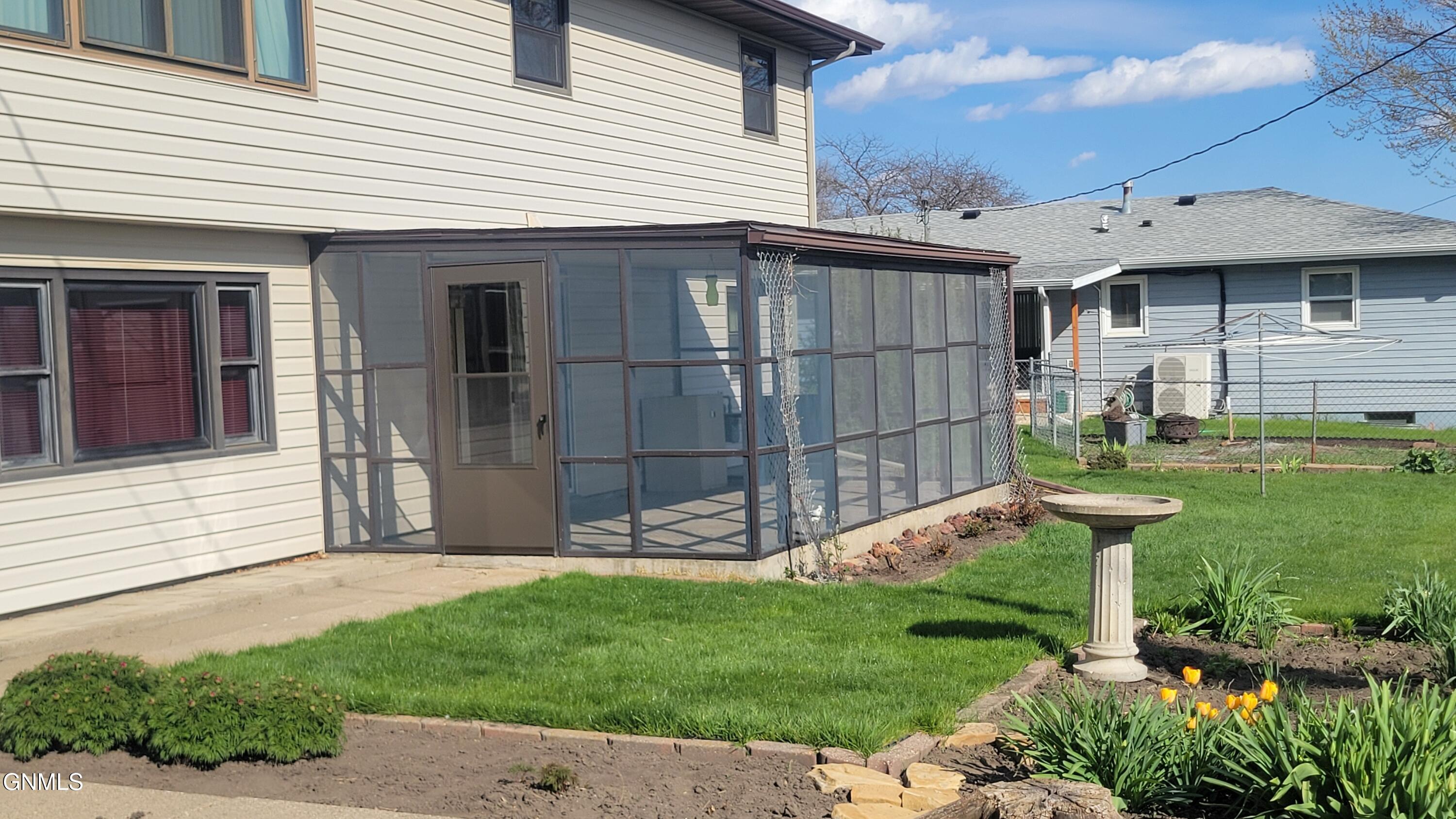 property viewer photo 43