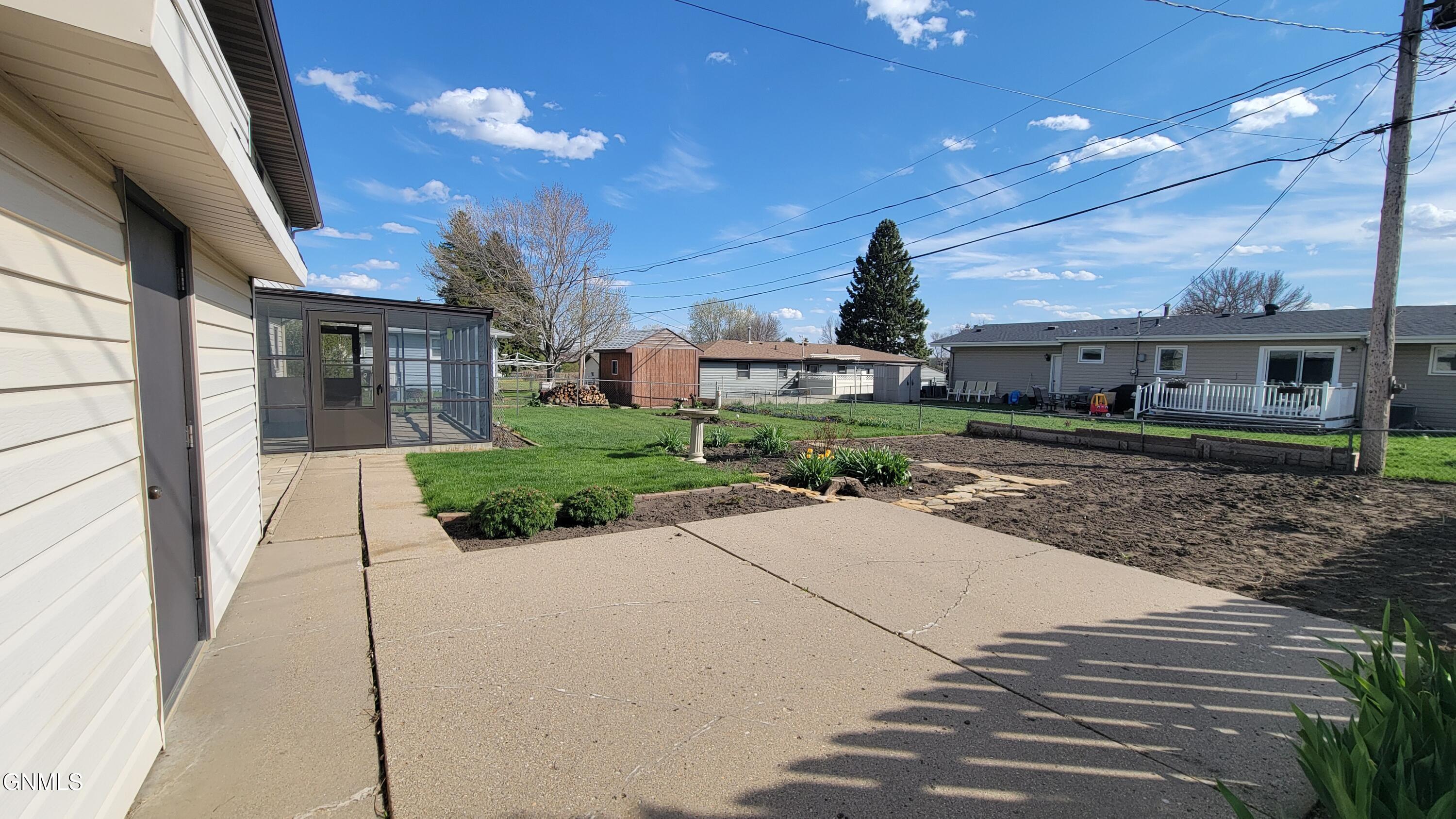 property viewer photo 45