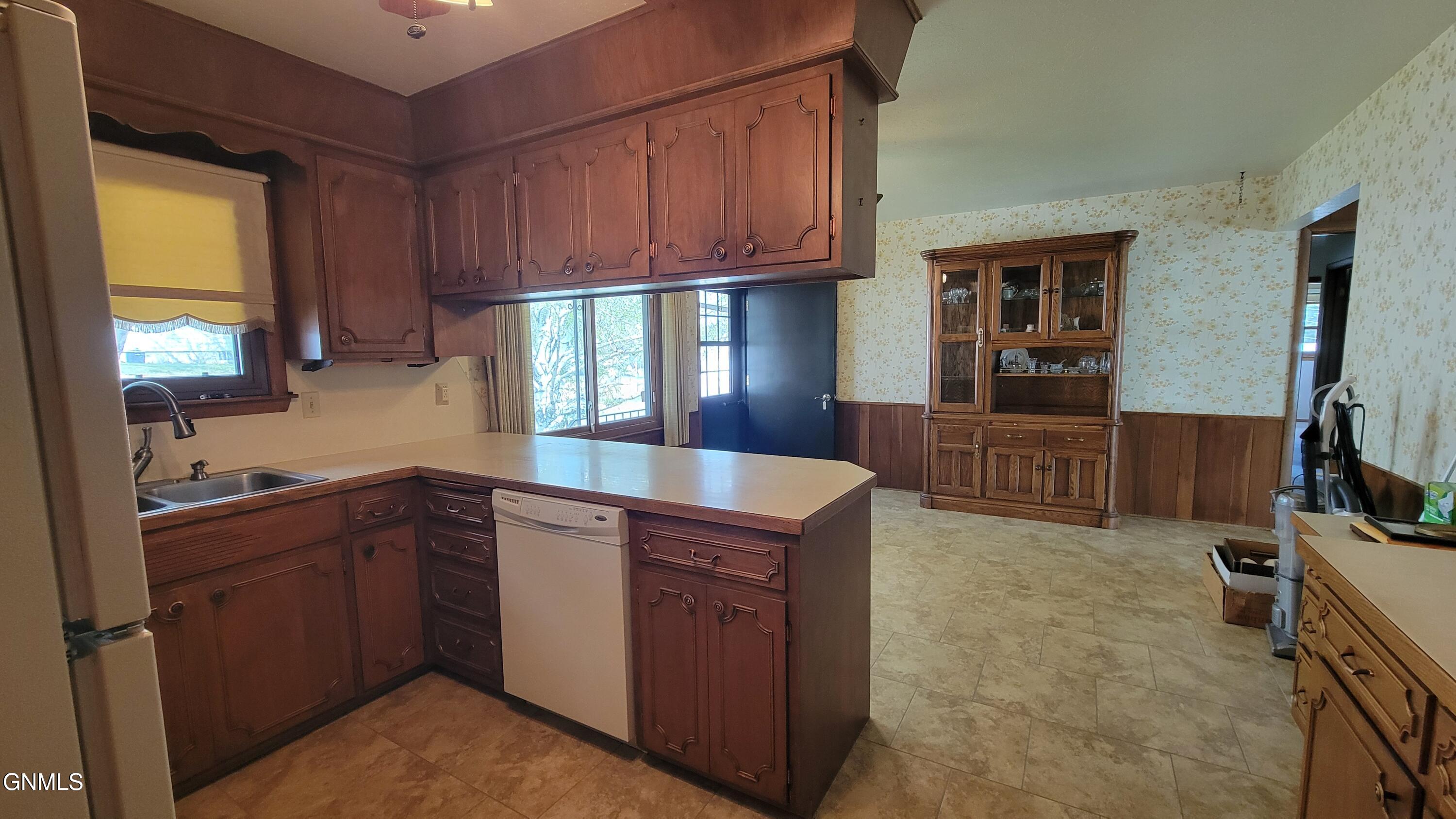 property viewer photo 7