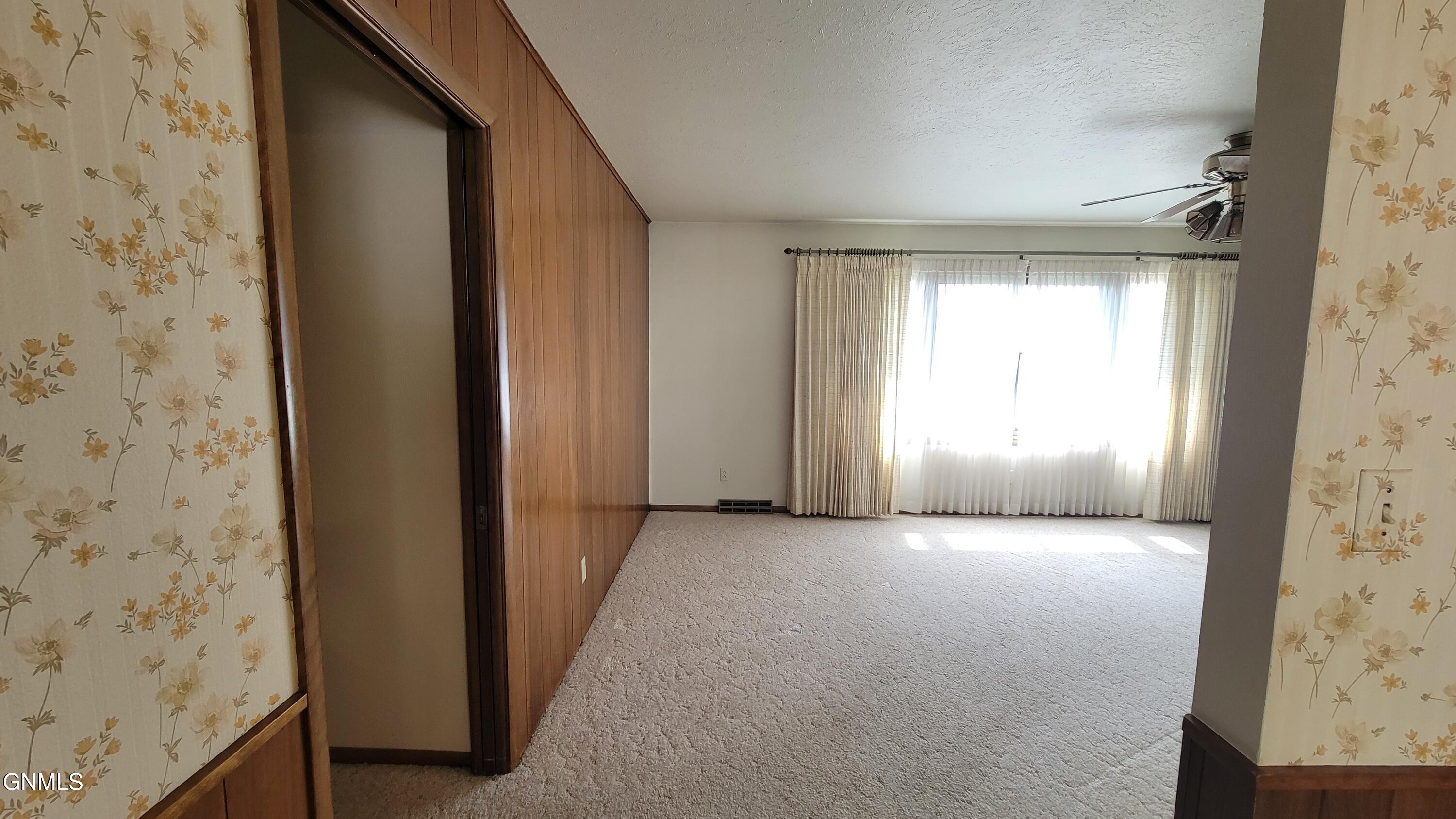 property viewer photo 9
