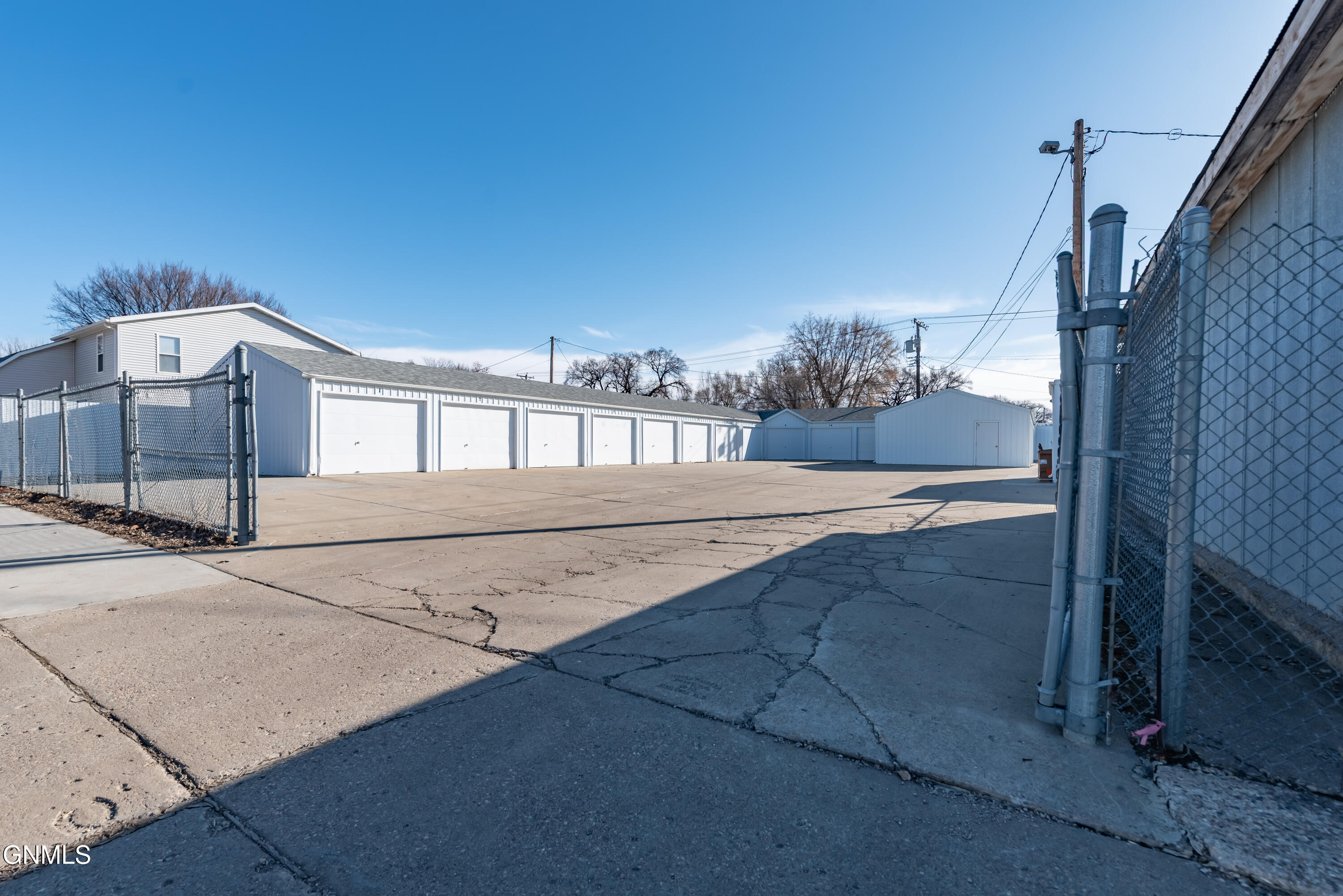 main property photo 50