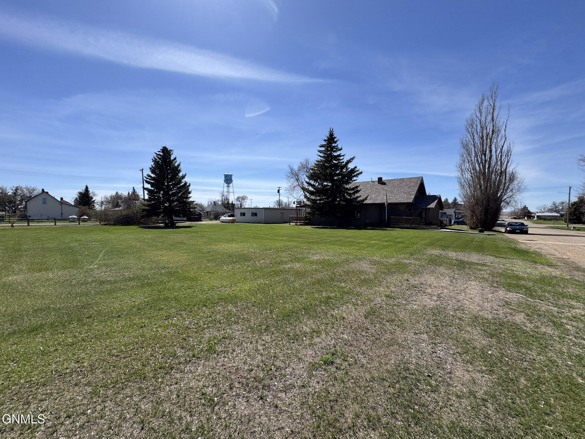 main property photo 10