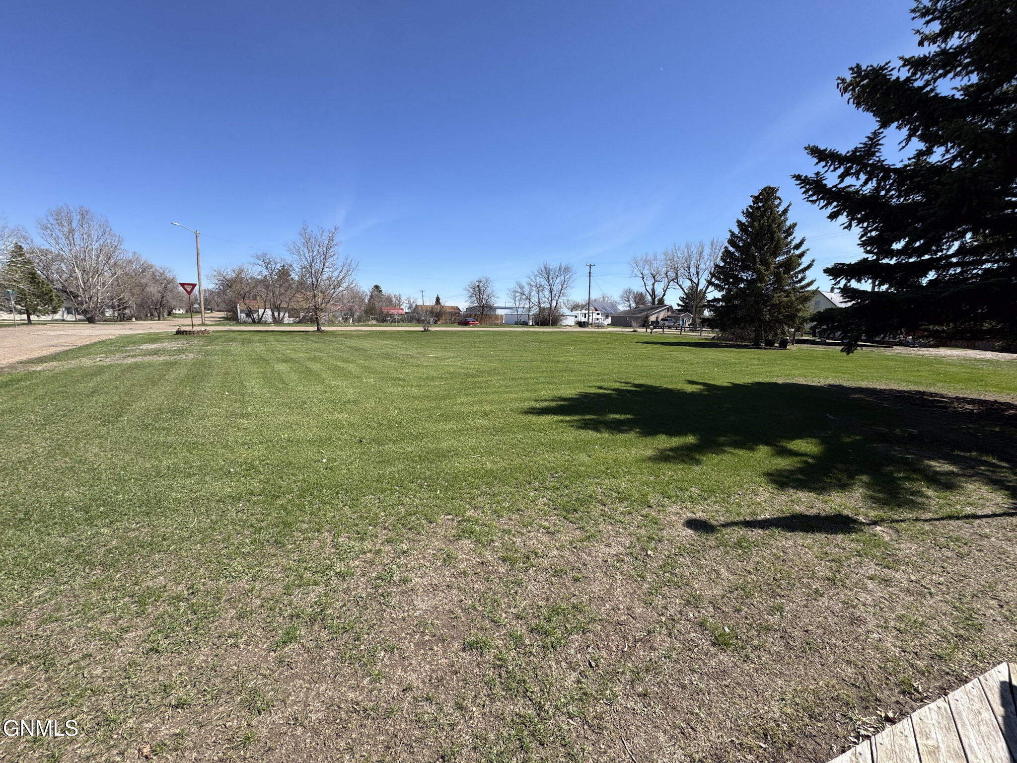 main property photo 11
