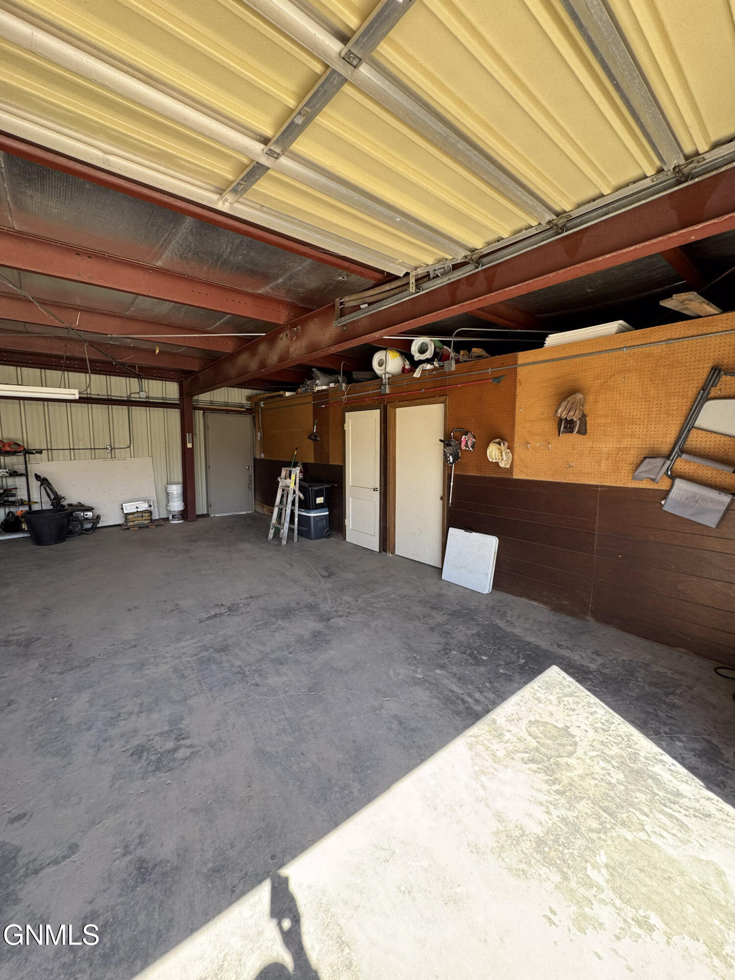 main property photo 25